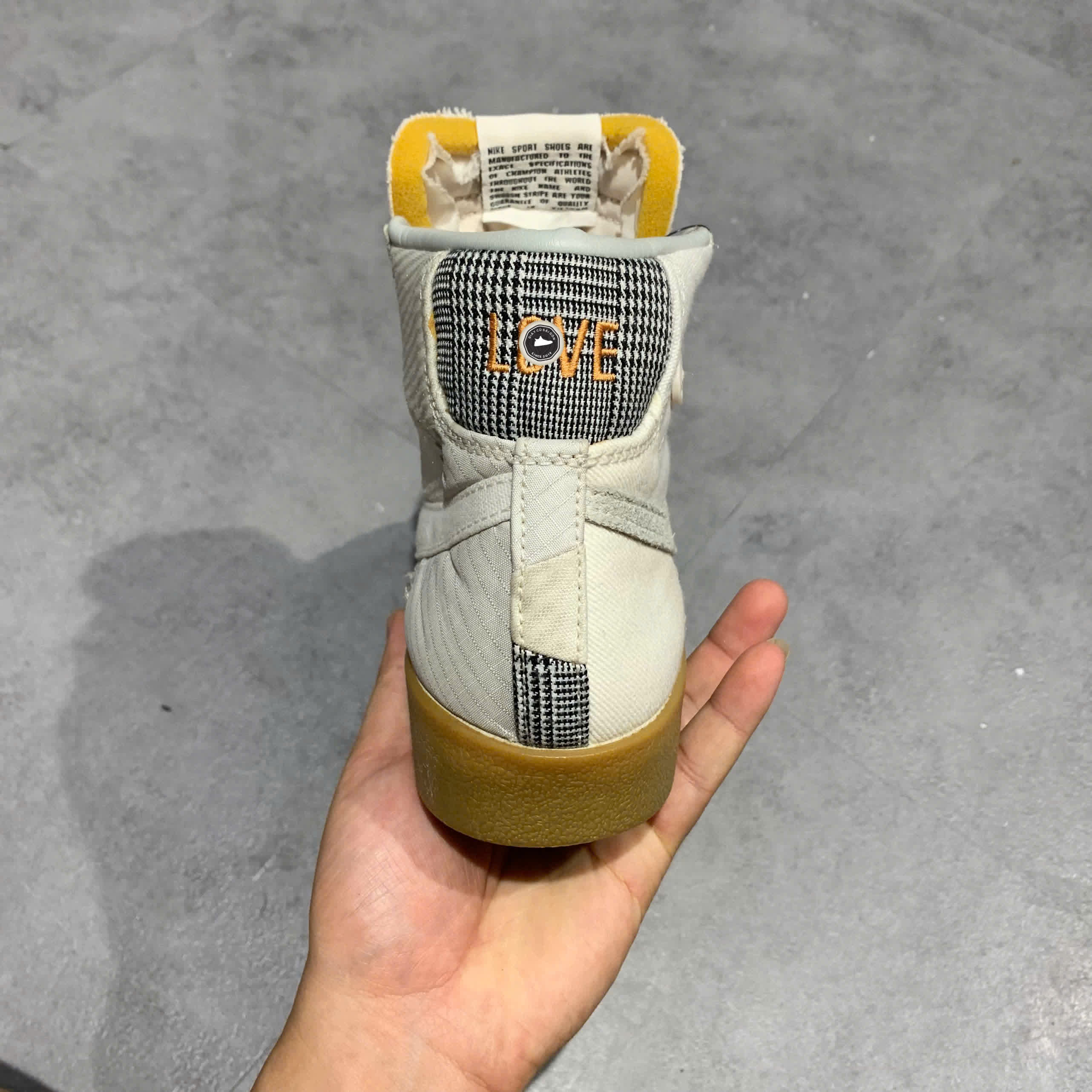 Nike Blazer Mid '77 Vintage 'Voodoo - Sail Grey' DQ5081 119 SIZE 42 GIÀY 2HAND CHÍNH HÃNG PVN21267