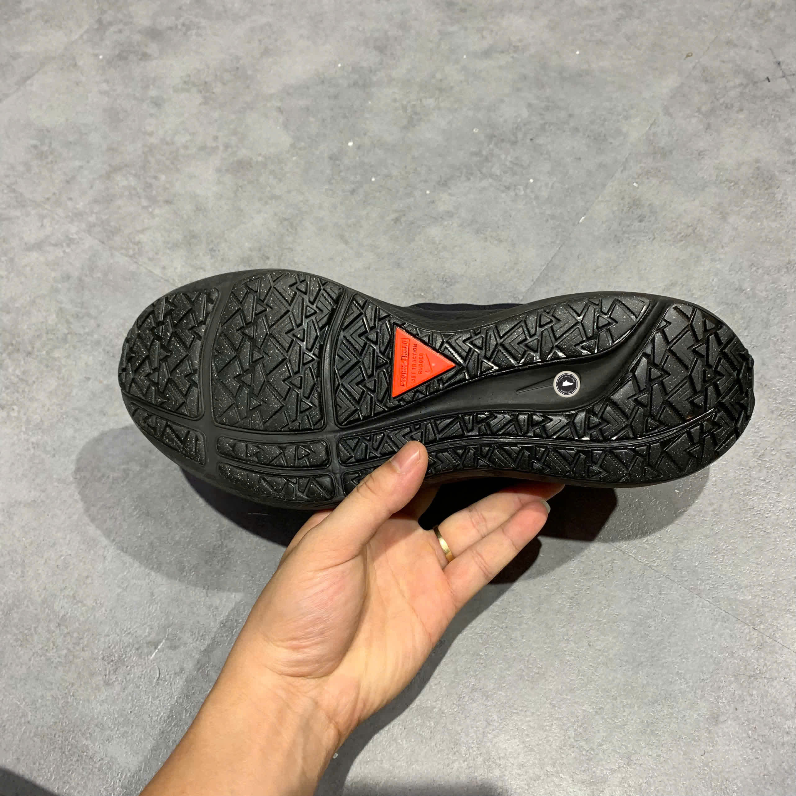 NIKE AIR ZOOM PEGASUS 39 SHIELD 'BLACK OFF NOIR' DO7625 001 SIZE 42.5 GIÀY 2HAND CHÍNH HÃNG PVN21350