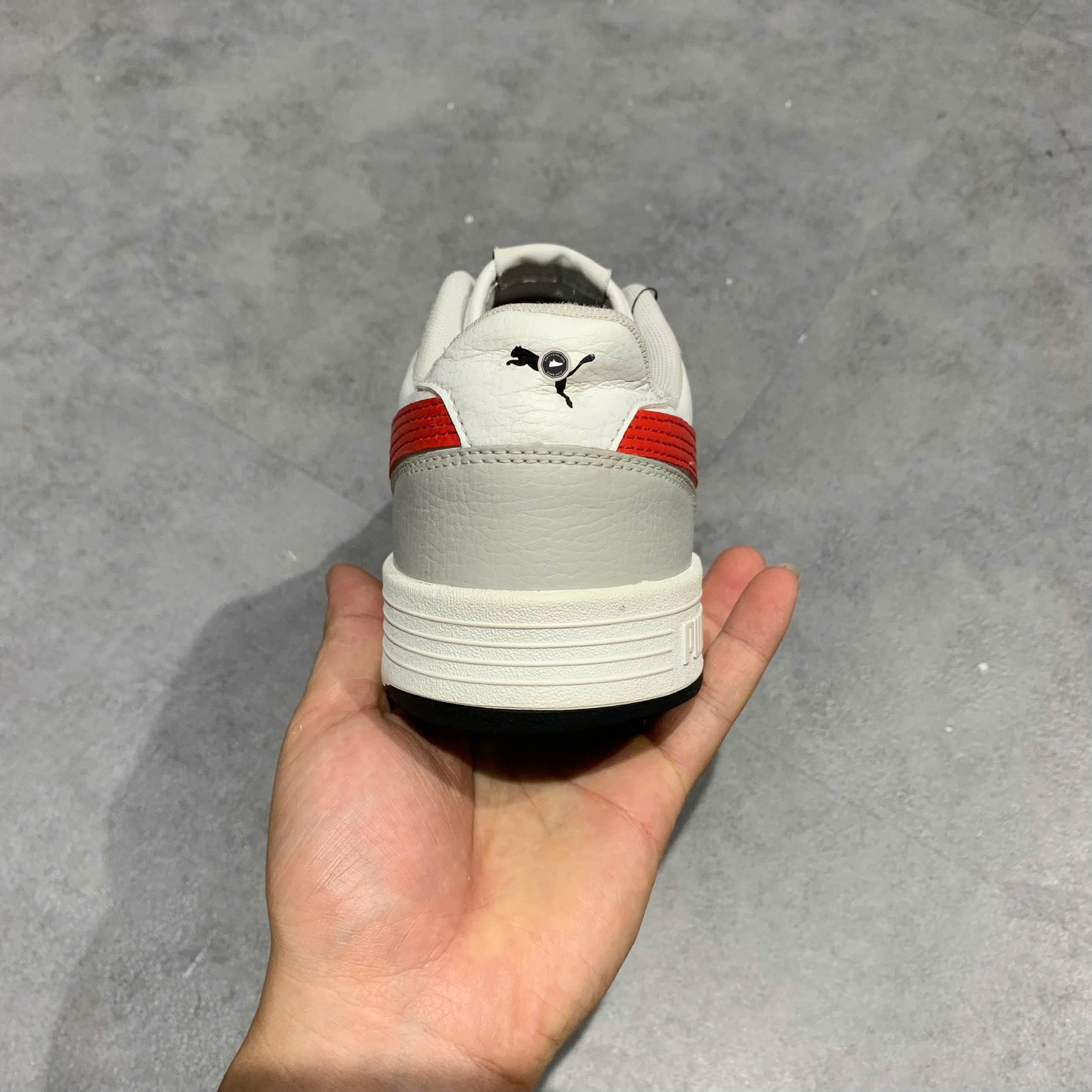 PUMA Caracal Sneakers White/Red 369863-28 SIZE 42 GIÀY 2HAND CHÍNH HÃNG PVN21351