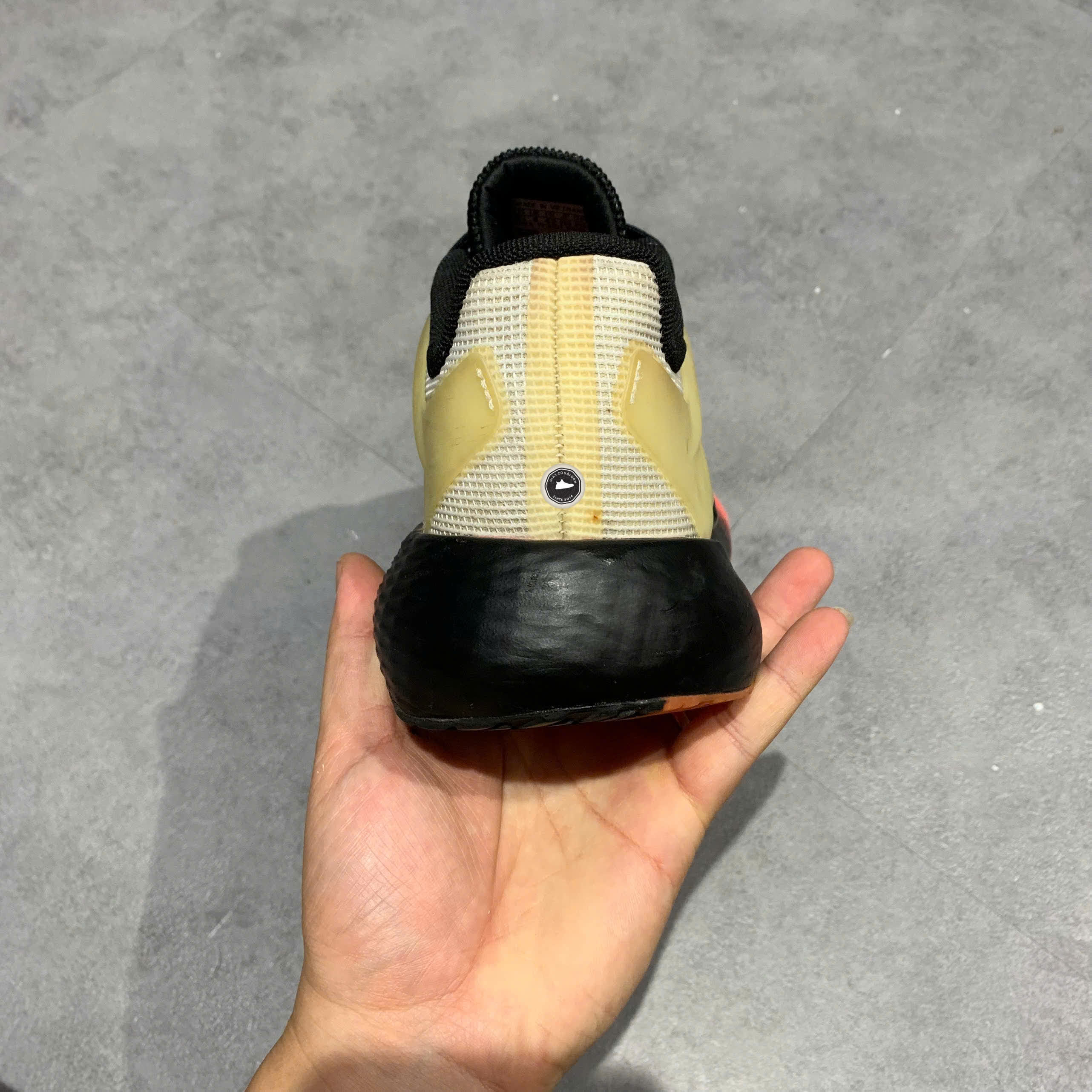 ADIDAS ALPHATORSION 'WHITE SIGNAL PINK' EG5082 SIZE 42 GIÀY 2HAND CHÍNH HÃNG PVN21275