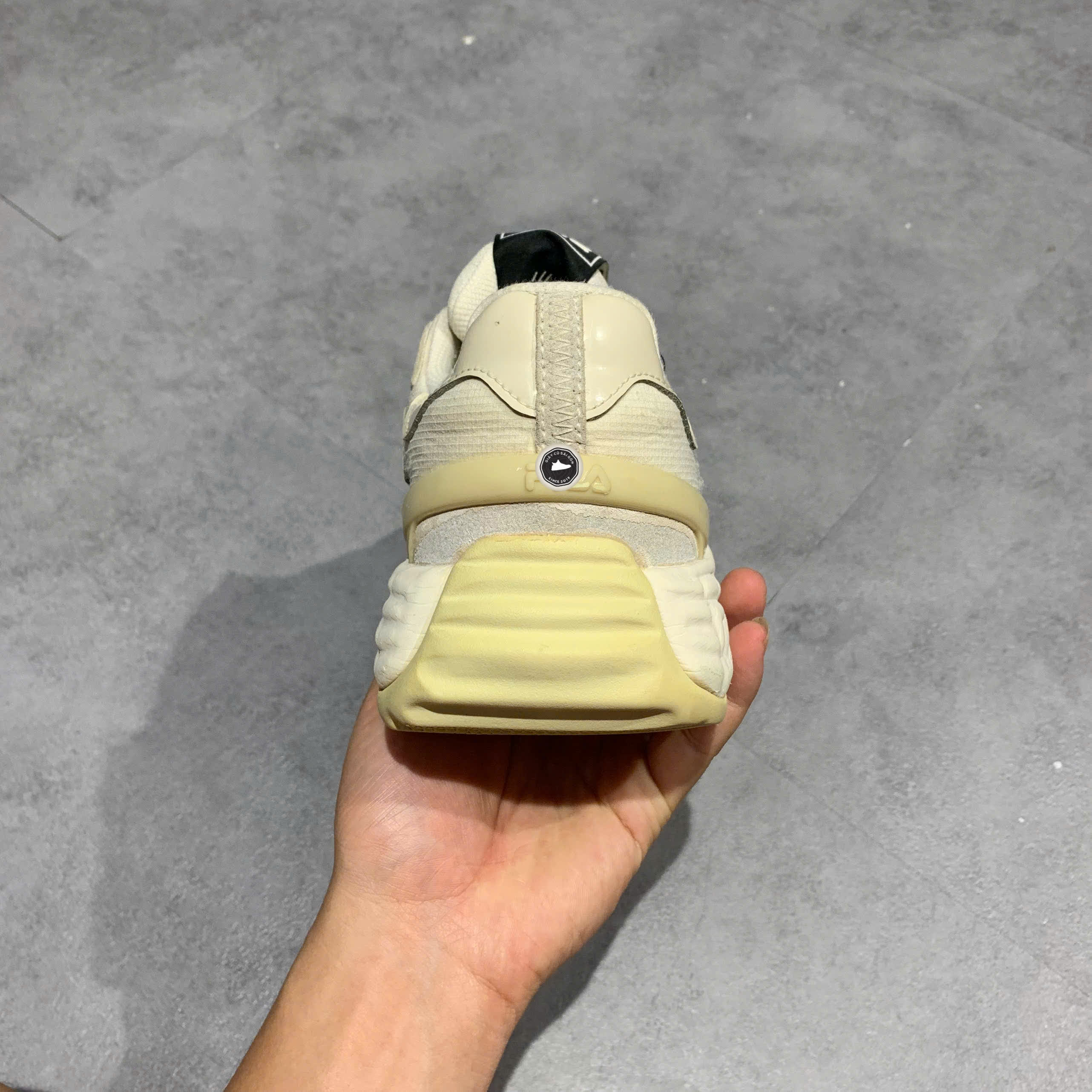 FILA Terra 'Creamwhite Gray' F12W144159FVI SIZE 42 GIÀY 2HAND CHÍNH HÃNG PVN21121