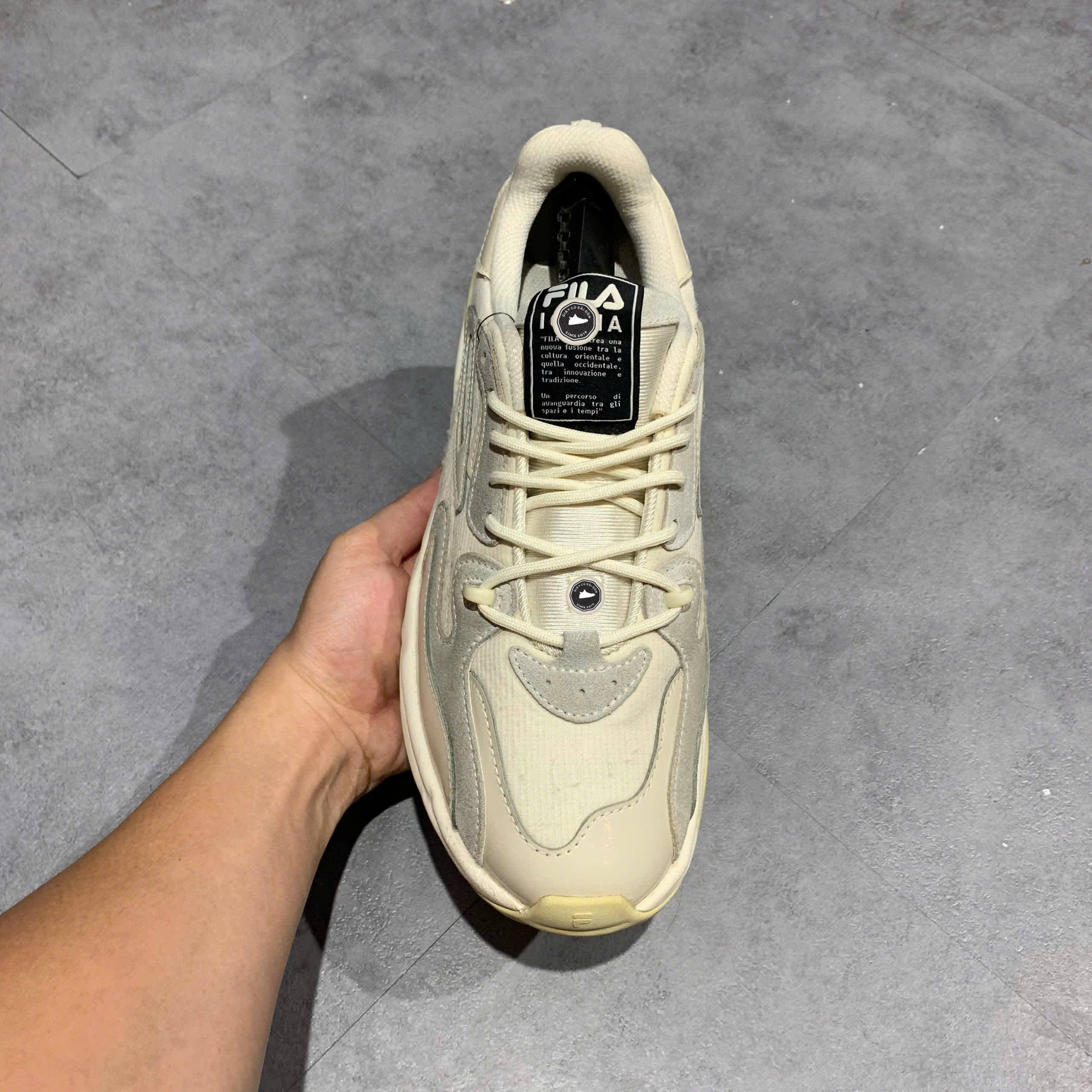 FILA Terra 'Creamwhite Gray' F12W144159FVI SIZE 42 GIÀY 2HAND CHÍNH HÃNG PVN21121