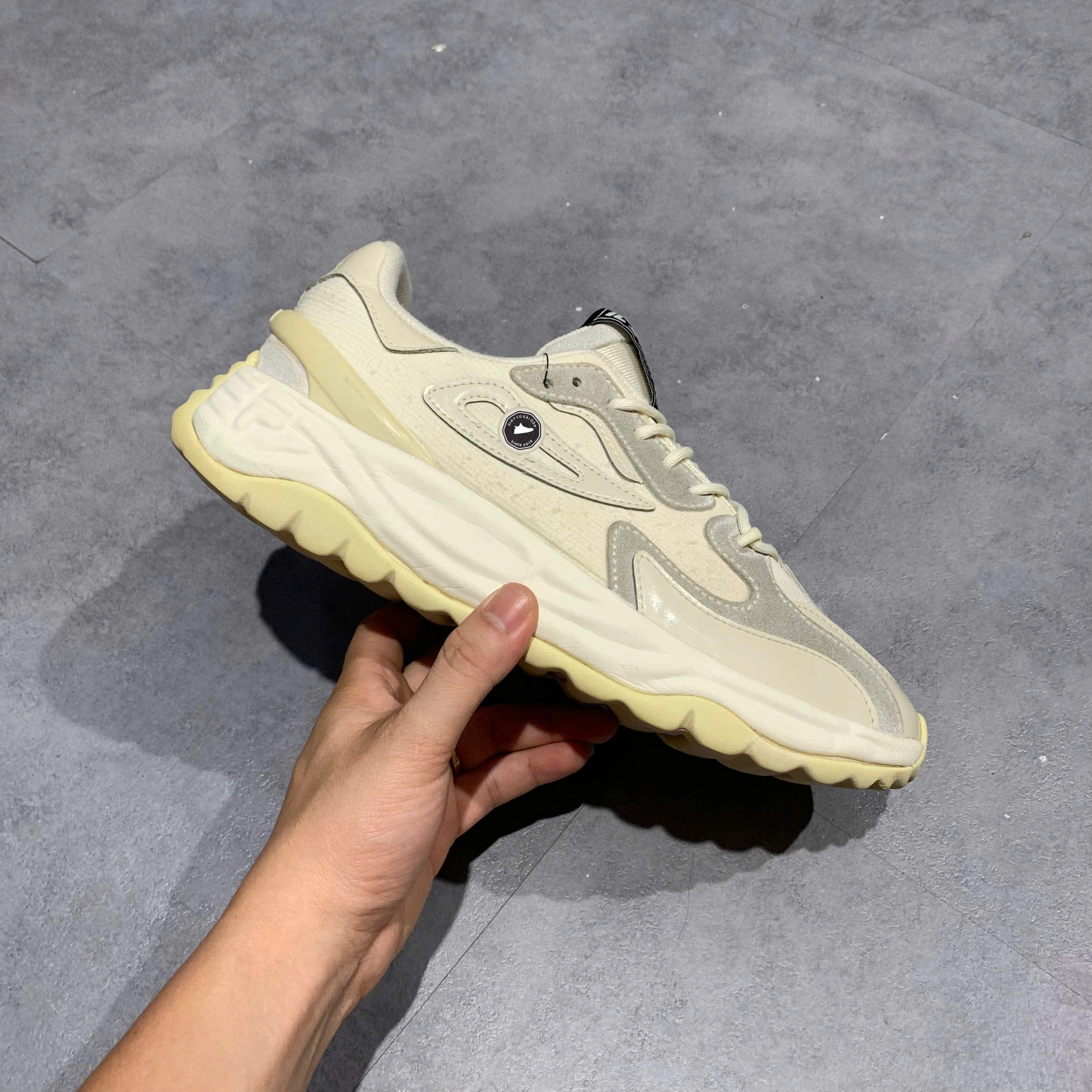 FILA Terra 'Creamwhite Gray' F12W144159FVI SIZE 42 GIÀY 2HAND CHÍNH HÃNG PVN21121