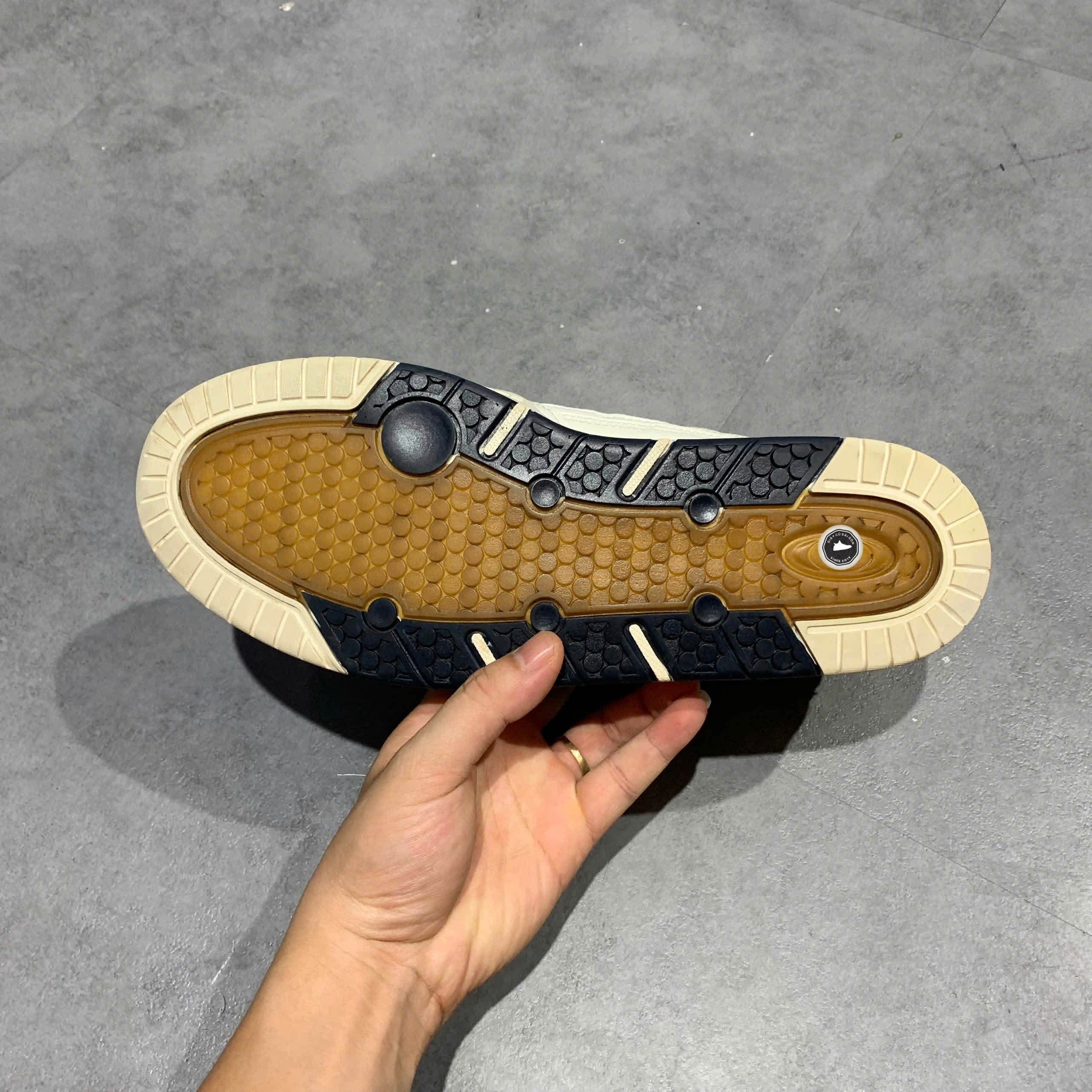 ADIDAS ORIGINALS ADI2000 'WHITE DARK INK' IF0882 SIZE 42 2/3 GIÀY 2HAND CHÍNH HÃNG PVN21312