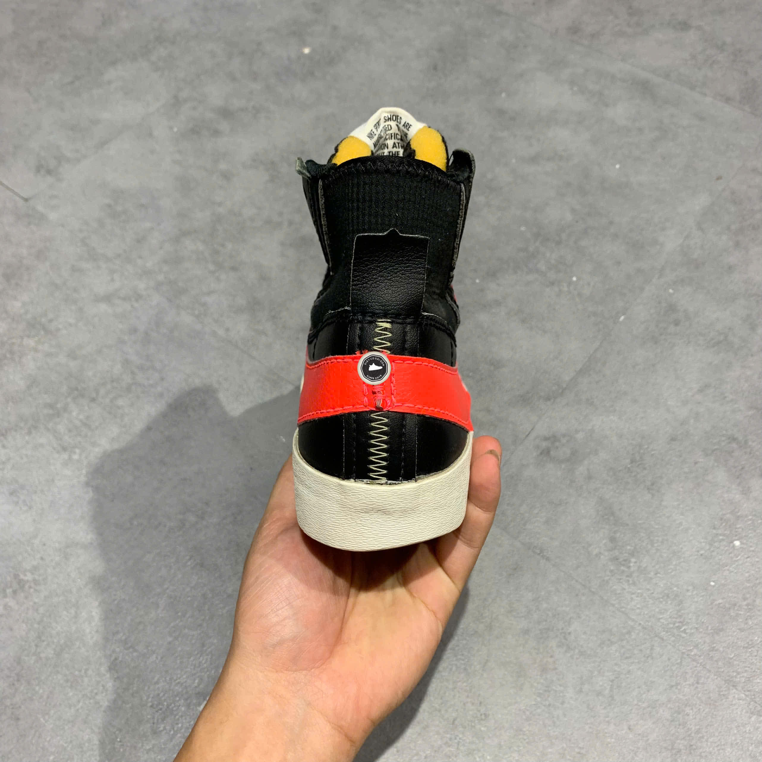 NIKE BLAZER MID '77 JUMBO 'BLACK BRIGHT CRIMSON' DD3111 001 SIZE 42 GIÀY 2HAND CHÍNH HÃNG PVN21151