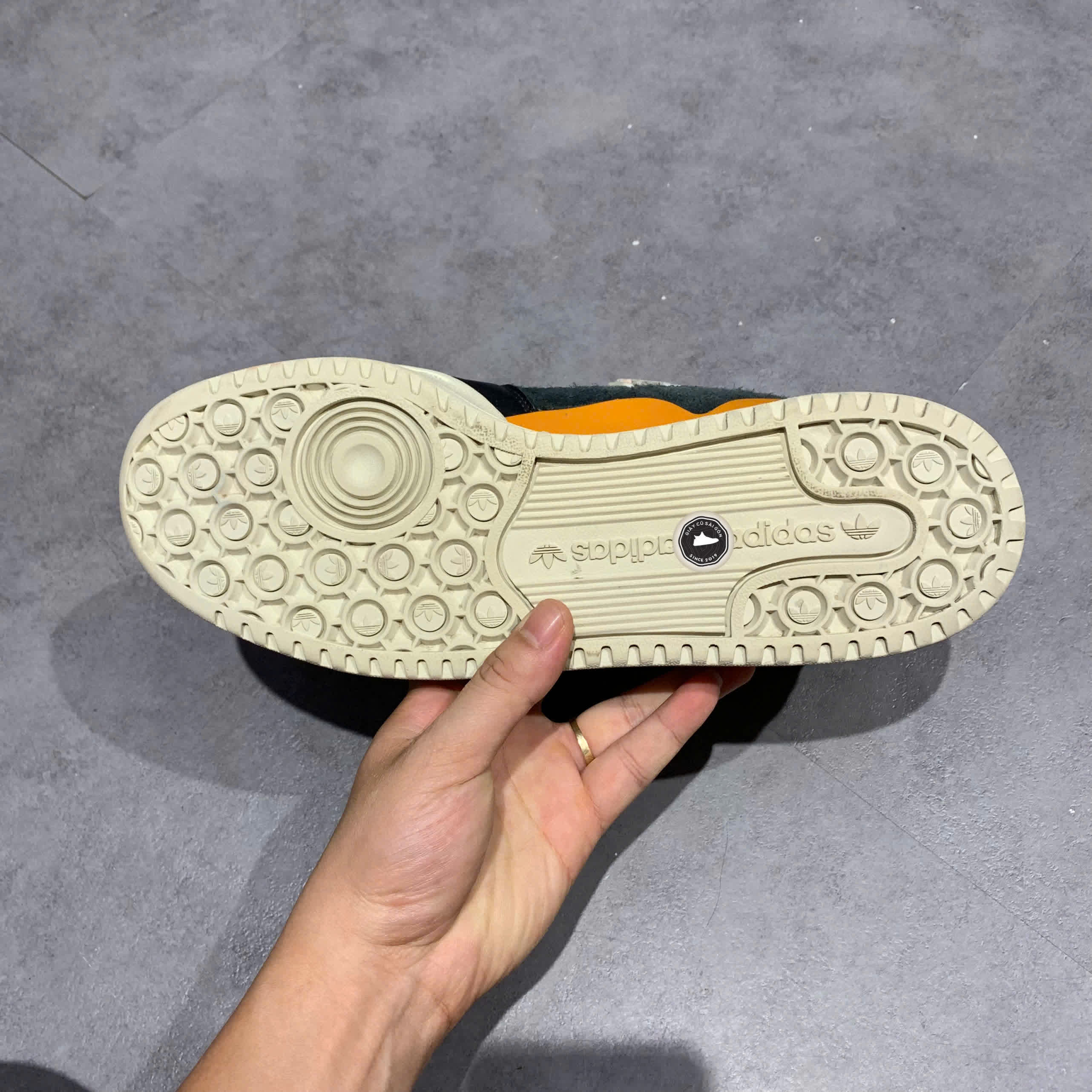 Adidas Forum 84 Low 'Orbit Grey Focus Orange' GX2161 SIZE 42 GIÀY 2HAND CHÍNH HÃNG PVN21341