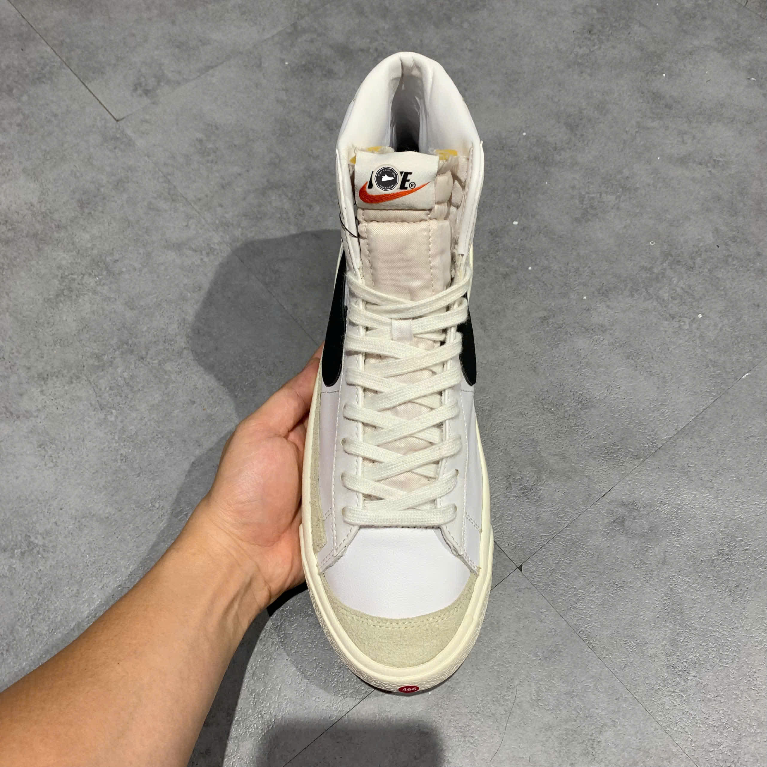 NIKE BLAZER MID '77 VINTAGE 'WHITE BLACK' BQ6806-100 SIZE 43 GIÀY 2HAND CHÍNH HÃNG PVN21264