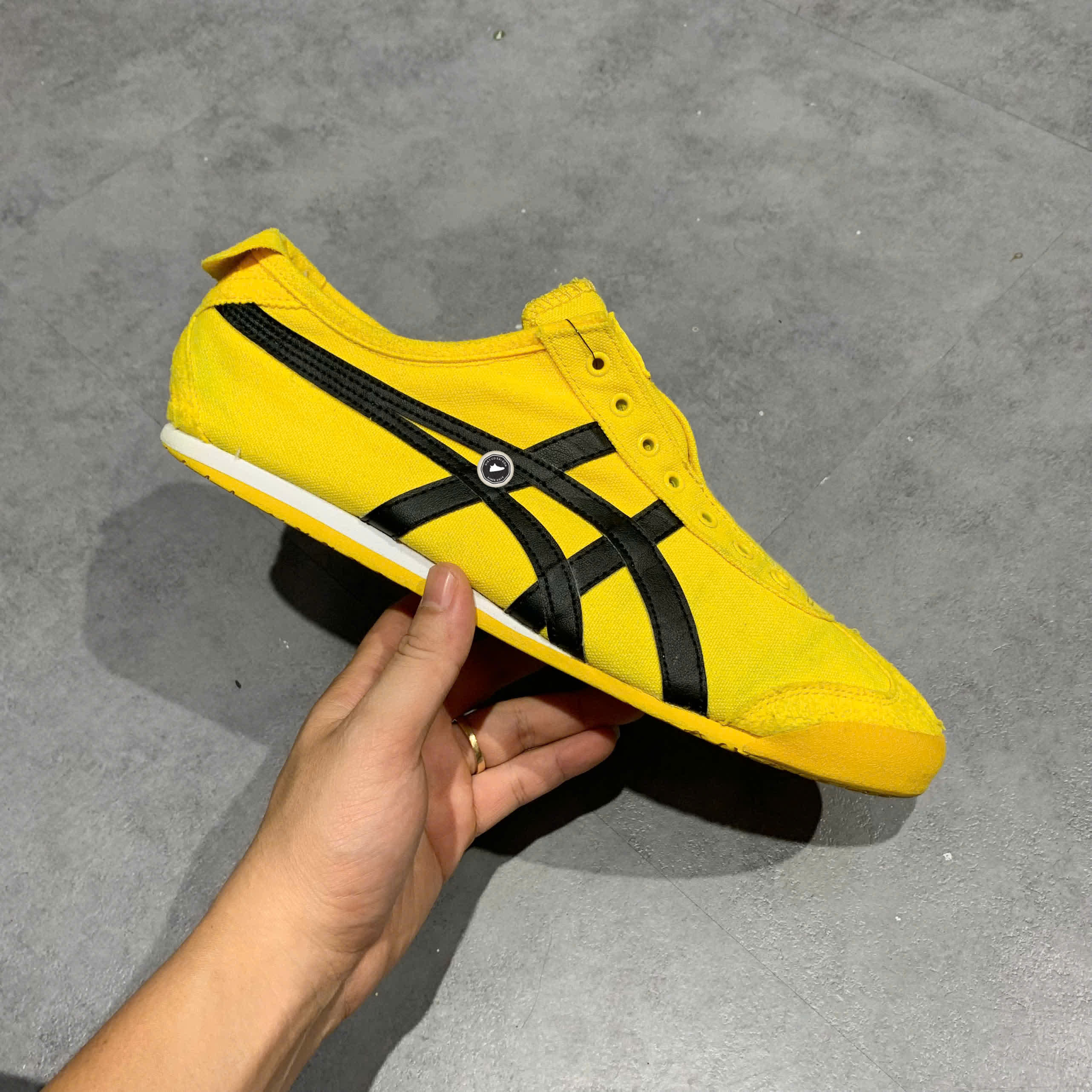 ONITSUKA TIGER MEXICO 66 SLIP-ON Yellow/Black 1183A746 SIZE 44 GIÀY 2HAND CHÍNH HÃNG PVN21183