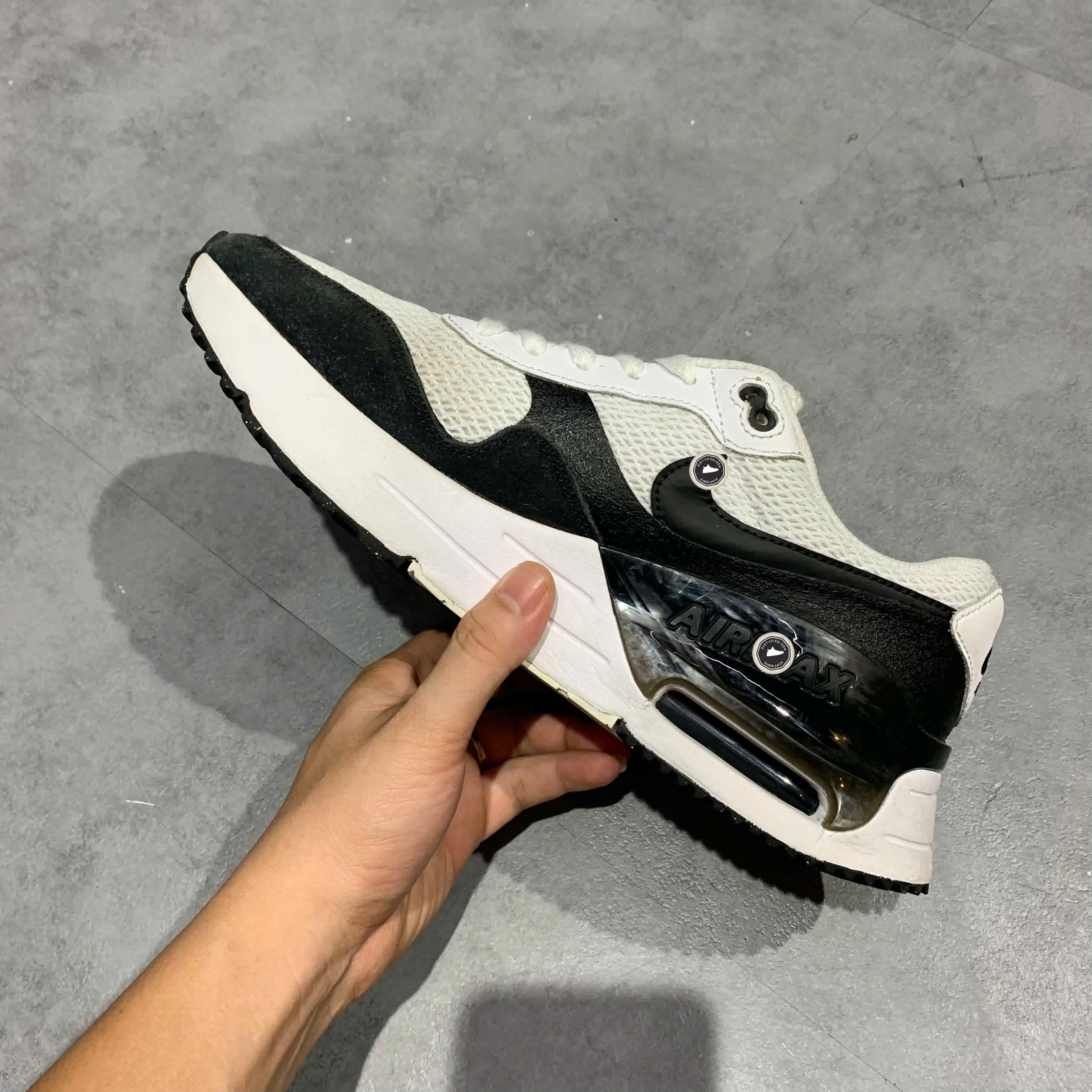 NIKE AIR MAX SYSTM WHITE/SUMMIT WHITE/BLACK DM9537-103 SIZE 43 GIÀY 2HAND CHÍNH HÃNG PVN21270