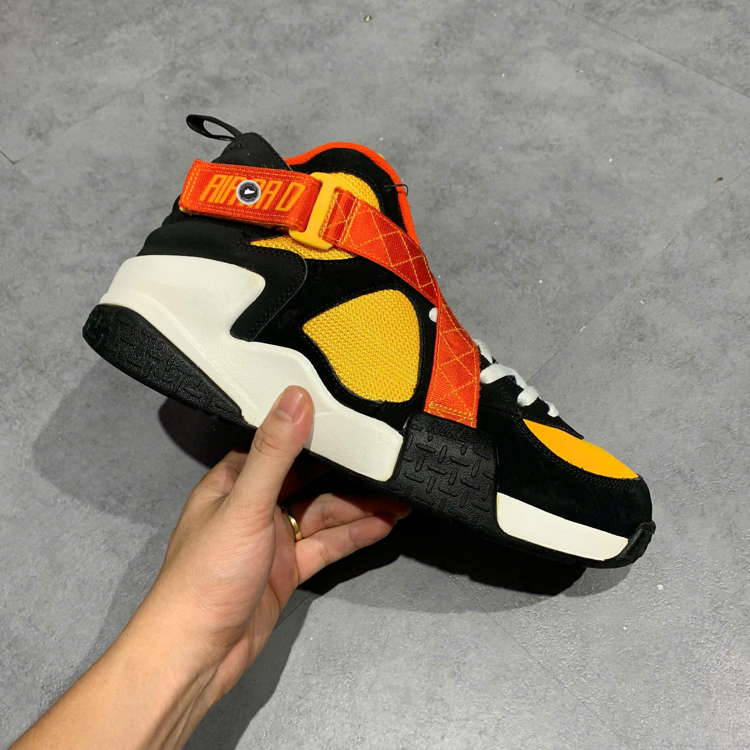 NIKE AIR RAID 'ROSWELL RAYGUN' DD9222 001 SIZE 45 GIÀY 2HAND CHÍNH HÃNG PVN21194