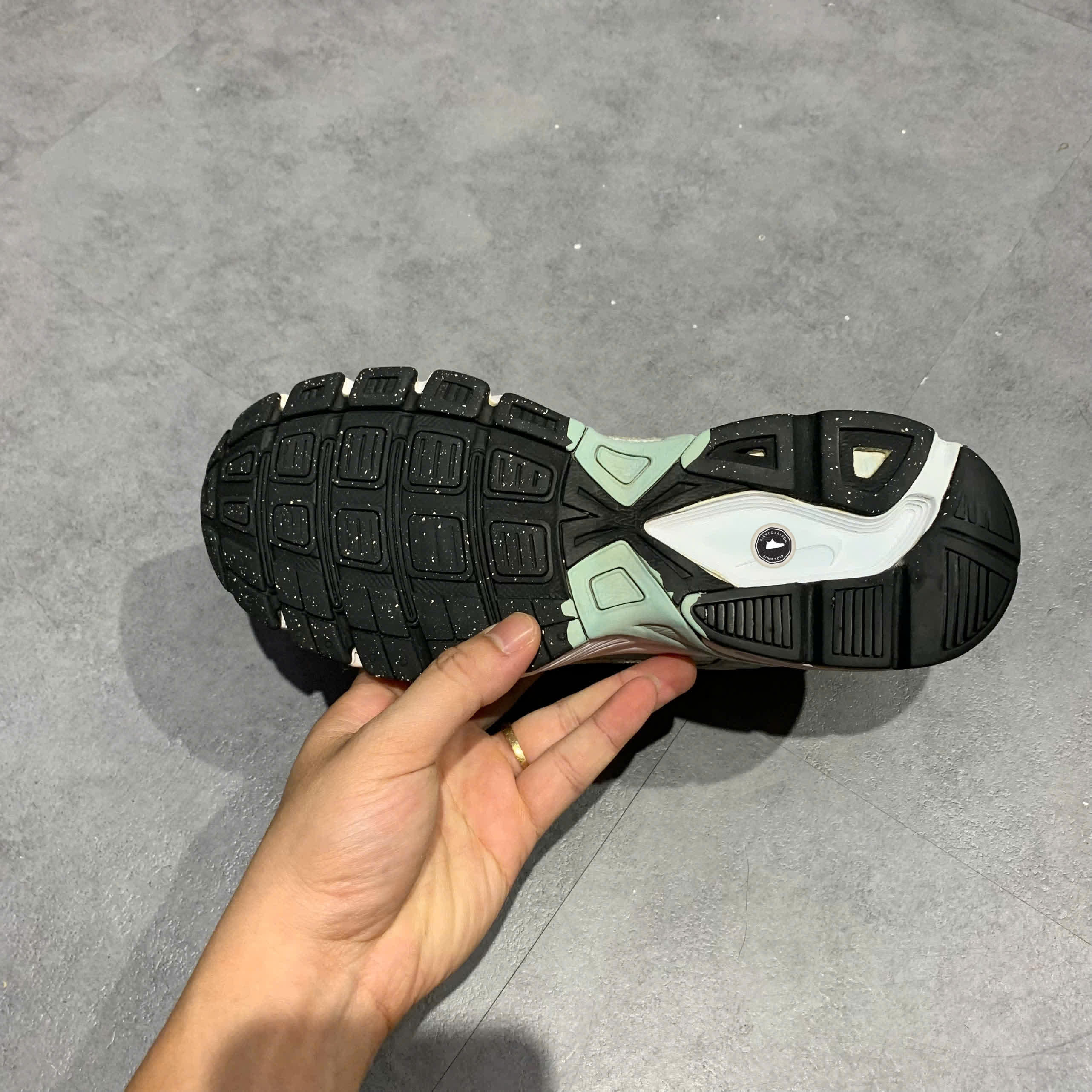 NIKE Initiator 'Metallic Silver Ice Blue' 394053 001 SIZE 39 GIÀY 2HAND CHÍNH HÃNG PVN21134