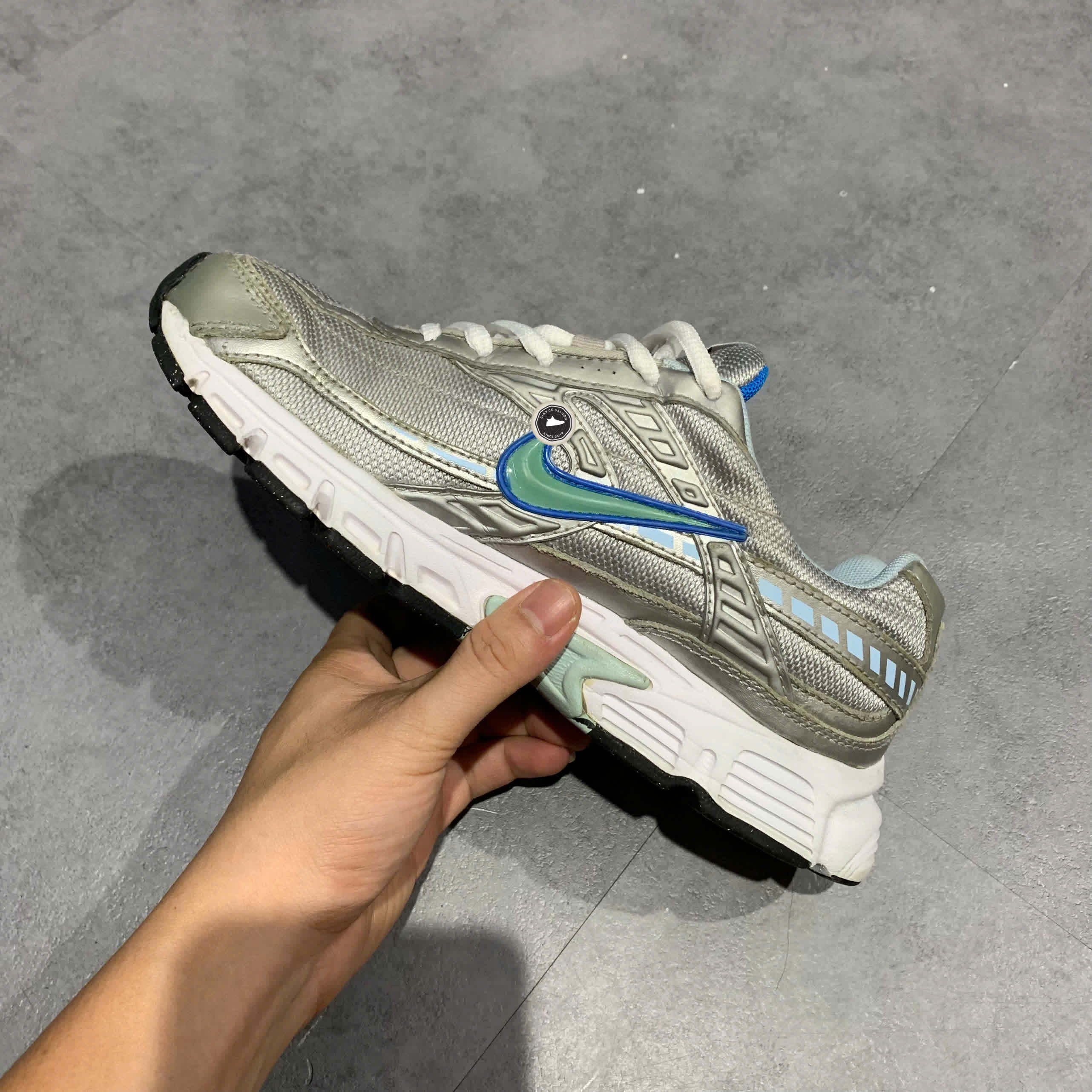 NIKE Initiator 'Metallic Silver Ice Blue' 394053 001 SIZE 39 GIÀY 2HAND CHÍNH HÃNG PVN21134