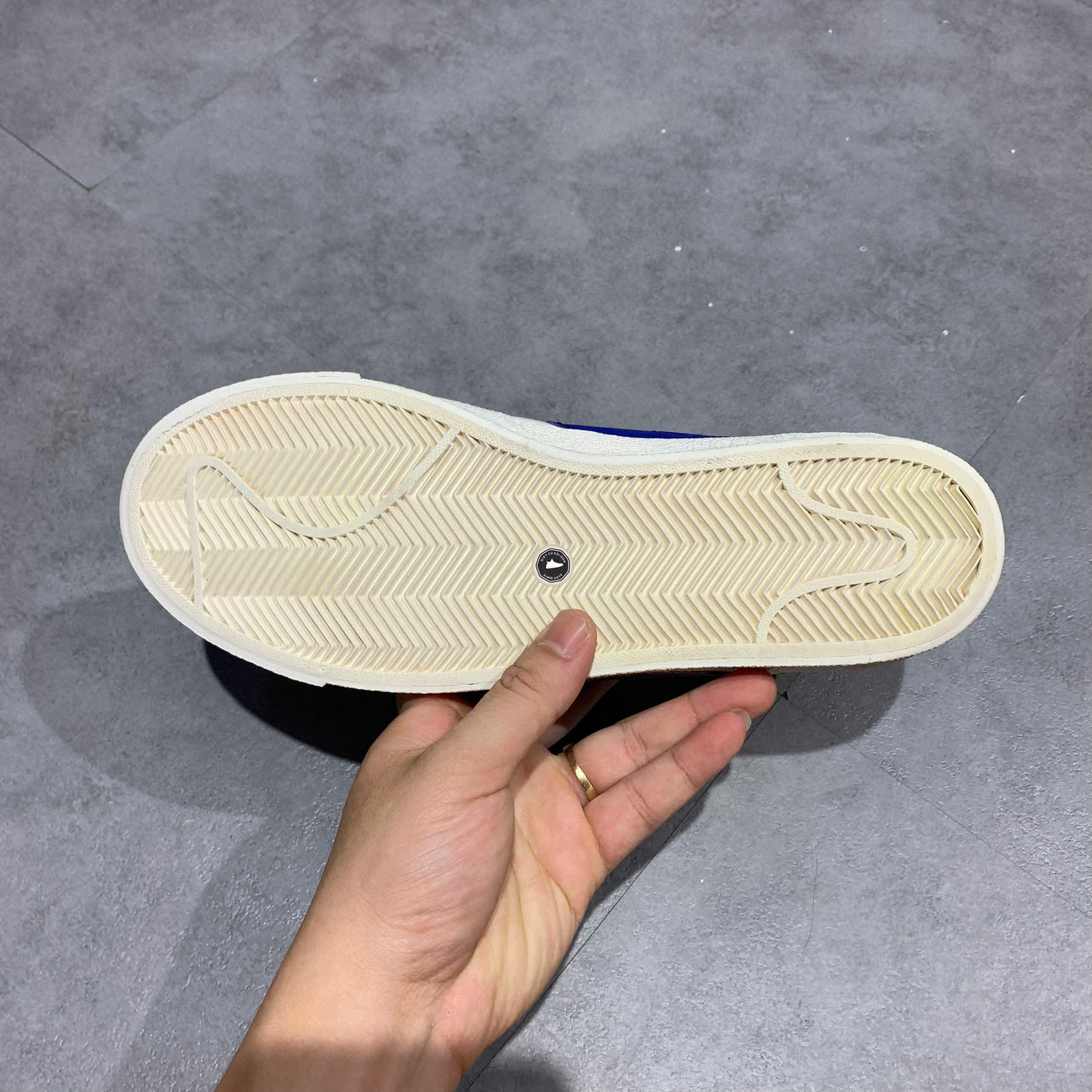 NIKE BLAZER LOW '77 JUMBO 'WHITE OLD ROYAL' DQ8768 100 SIZE 40.5 GIÀY 2HAND CHÍNH HÃNG PVN21238