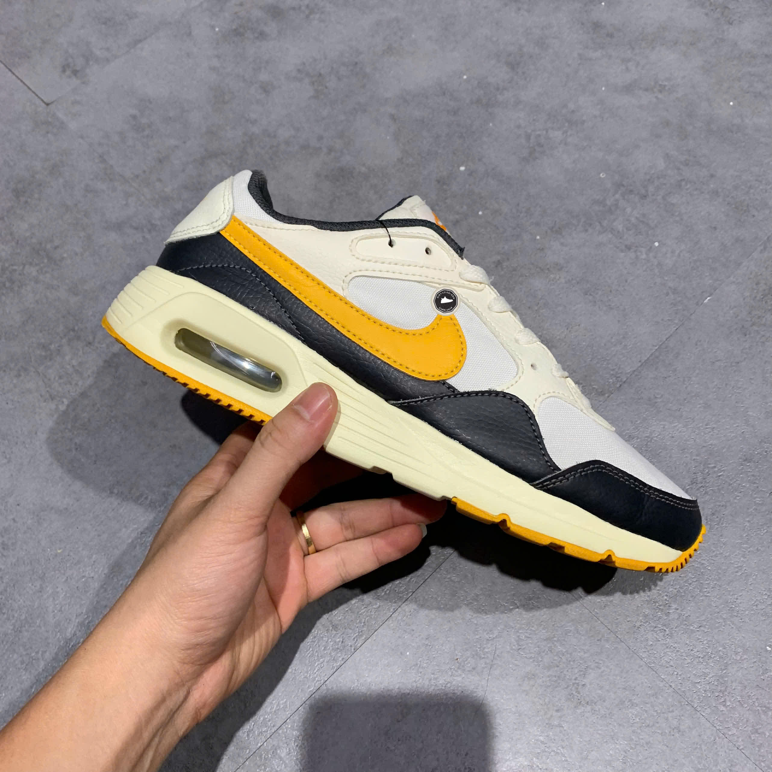 Nike Air Max SC 'Sail University Gold' FQ0205-133 SIZE 40.5 GIÀY 2HAND CHÍNH HÃNG PVN21124