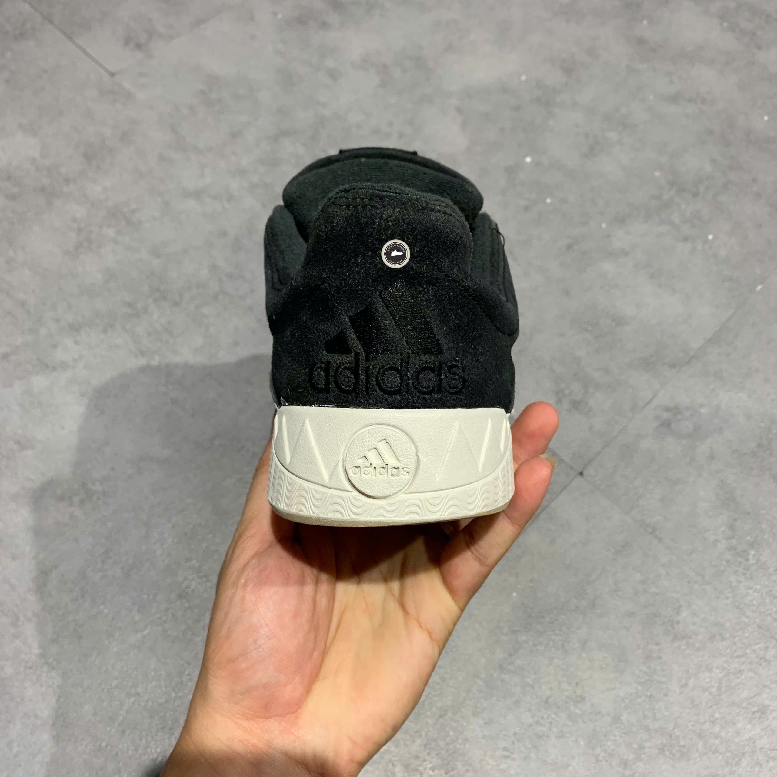 ADIDAS ADIMATIC CORE BLACK CRYSTAL WHITE ID8265 SIZE 40 2/3 GIÀY 2HAND CHÍNH HÃNG PVN21105