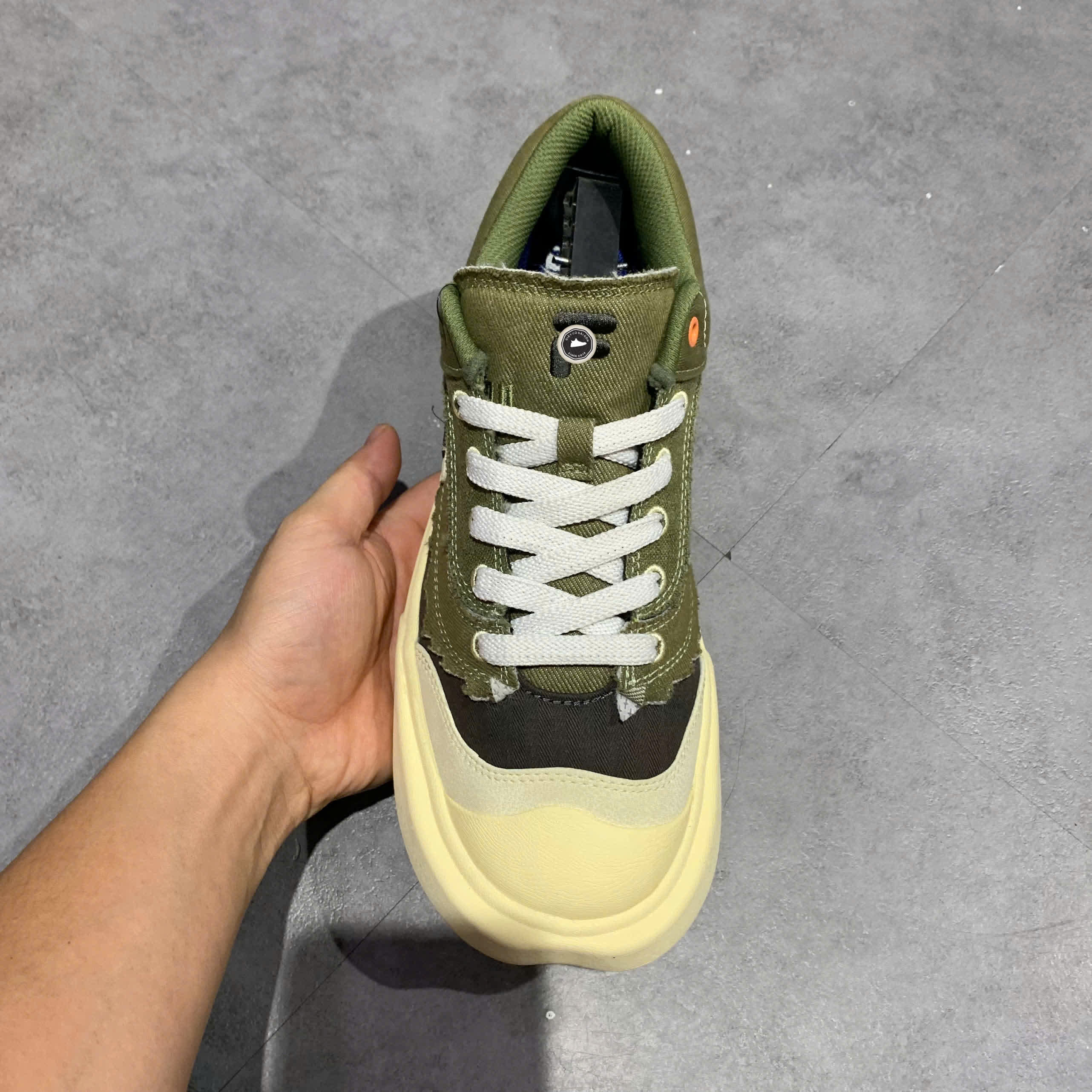 Giày FILA T12M322105ACP SIZE 40 GIÀY 2HAND CHÍNH HÃNG PVN21147