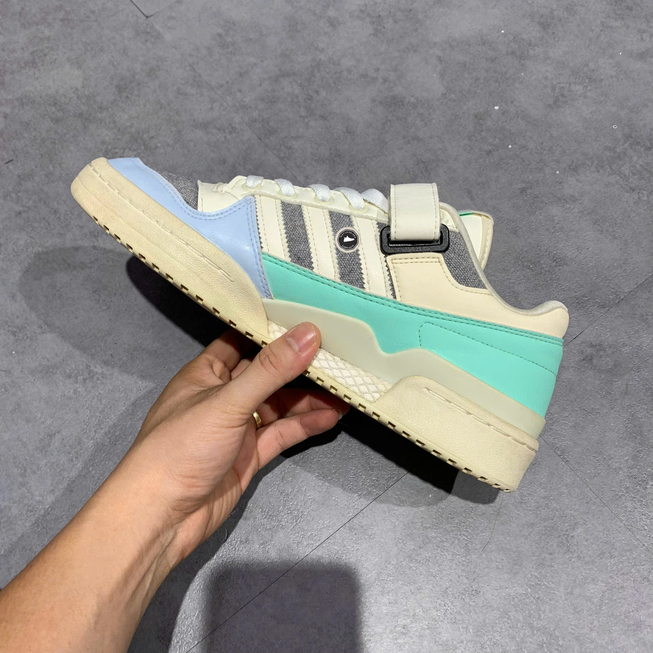 ADIDAS ORIGINALS FORUM LOW 'OFF WHITE EASY GREEN' GZ4406 SIZE 42 2/3 GIÀY 2HAND CHÍNH HÃNG PVN21248