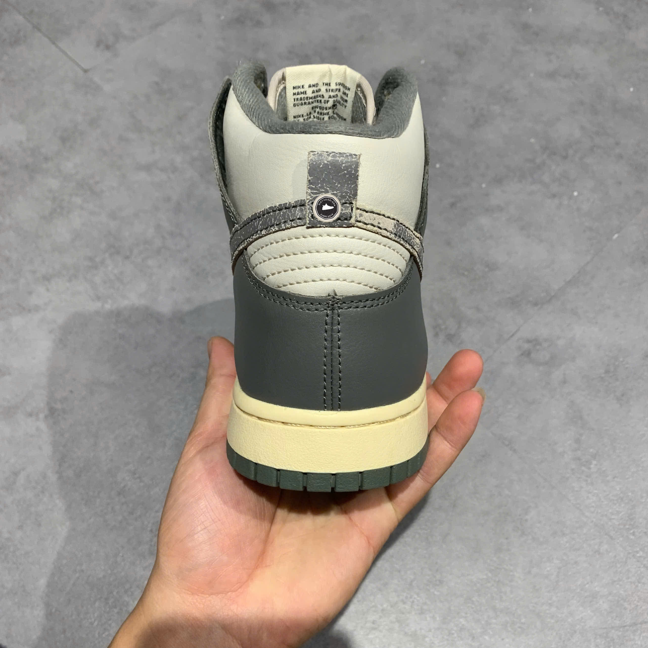 NIKE DUNK HIGH VINTAGE LIGHT BONE GREY DM0582 001 SIZE 43 GIÀY 2HAND CHÍNH HÃNG PVN21080