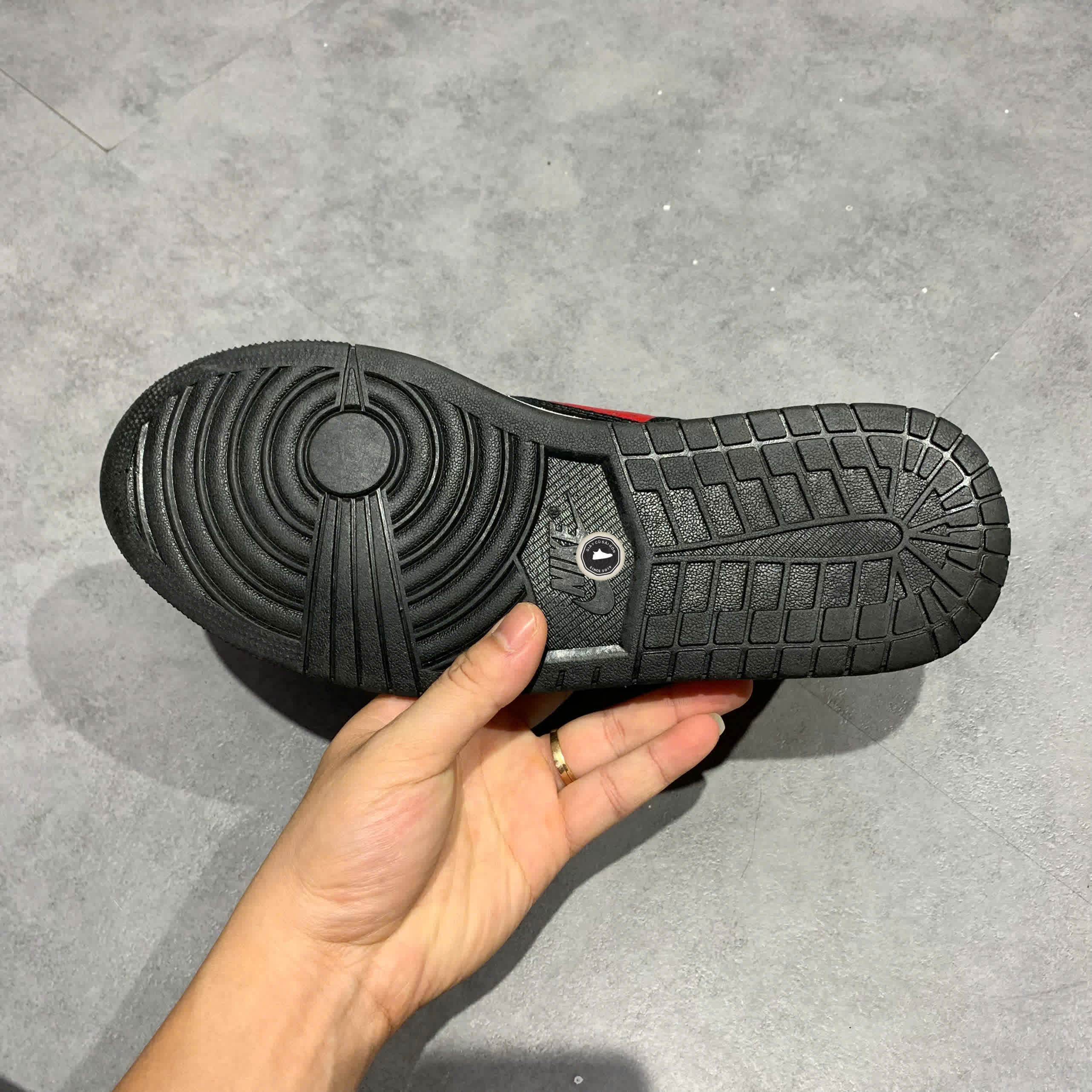 Jordan Access Black Gym Red White AR3762 006 SIZE 43 GIÀY 2HAND CHÍNH HÃNG PVN21240