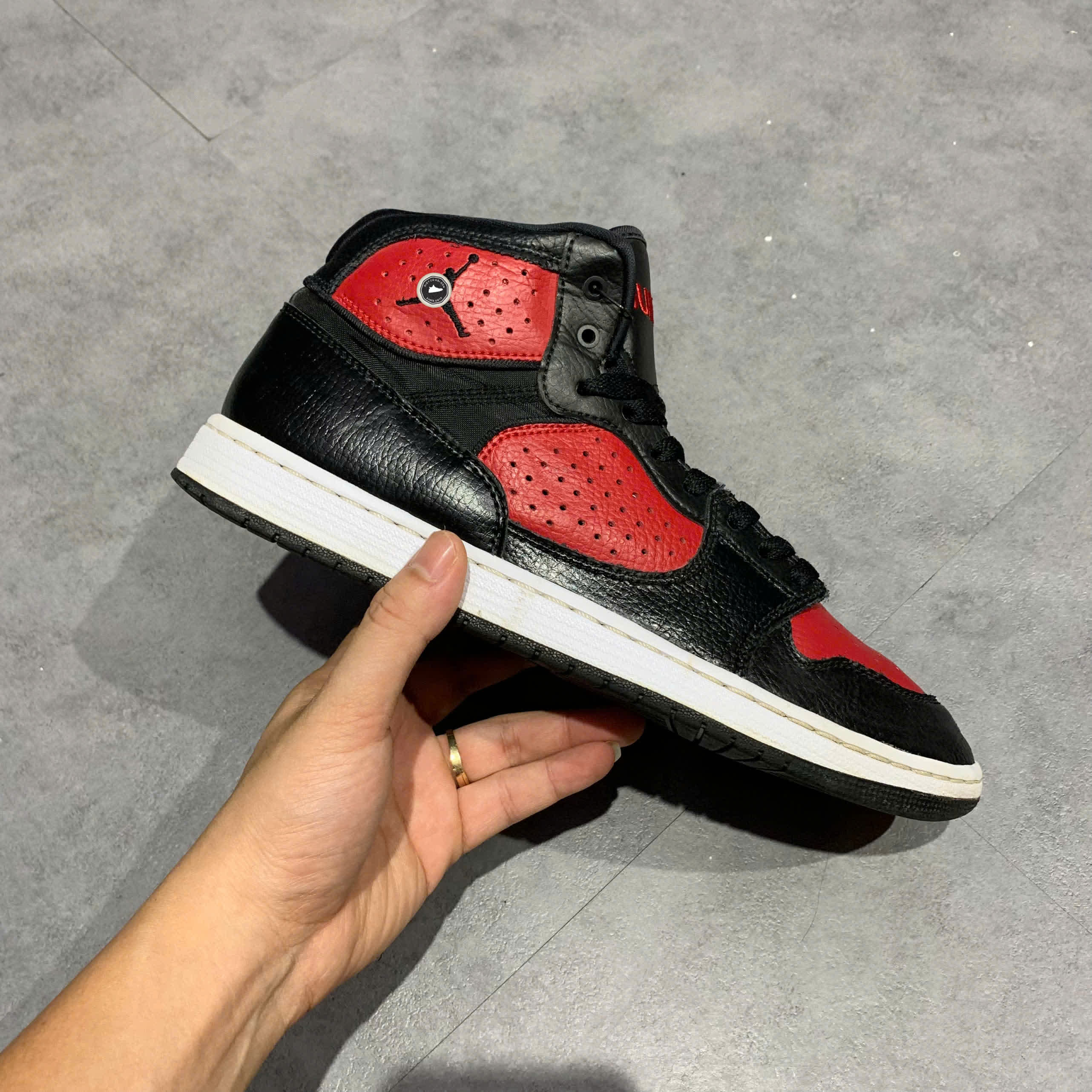 Jordan Access Black Gym Red White AR3762 006 SIZE 43 GIÀY 2HAND CHÍNH HÃNG PVN21240