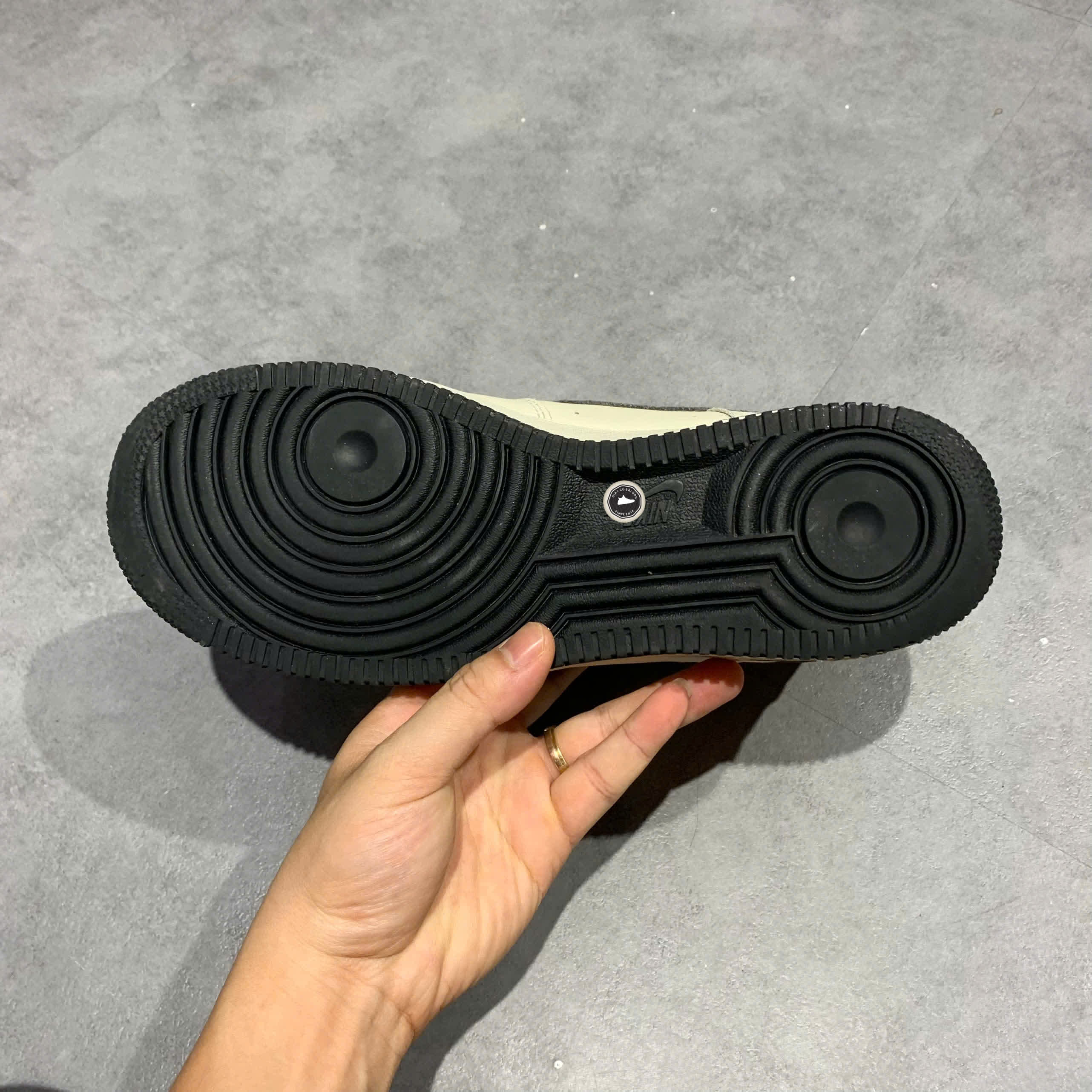 NIKE AIR FORCE 1 LOW BY YOU AQ3774 992 SIZE 42 GIÀY 2HAND CHÍNH HÃNG PVN21195