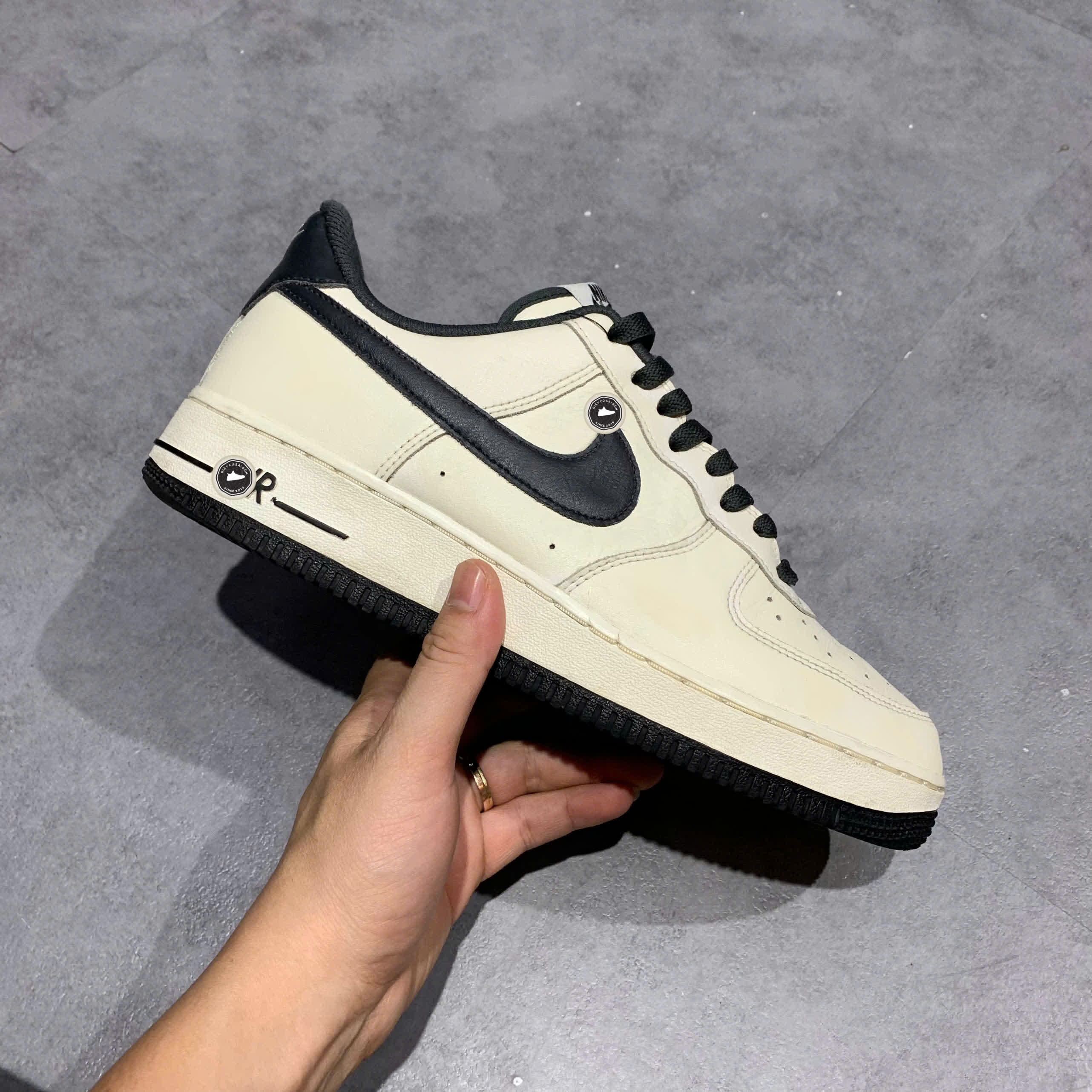 NIKE AIR FORCE 1 LOW BY YOU AQ3774 992 SIZE 42 GIÀY 2HAND CHÍNH HÃNG PVN21195