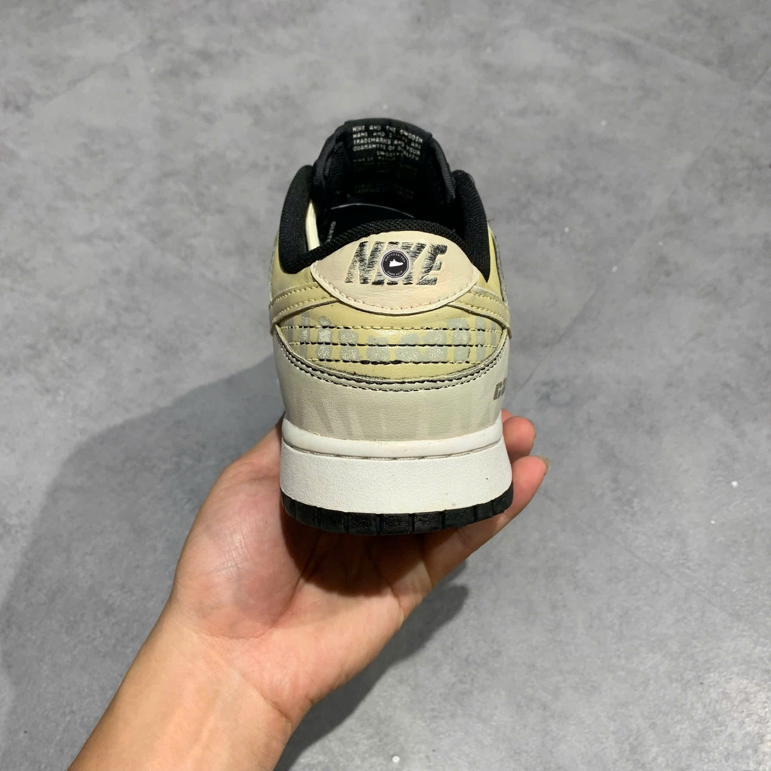 NIKE DUNK LOW PANDA PRANK SHOES SIZE 42.5 GIÀY 2HAND CHÍNH HÃNG PVN21775