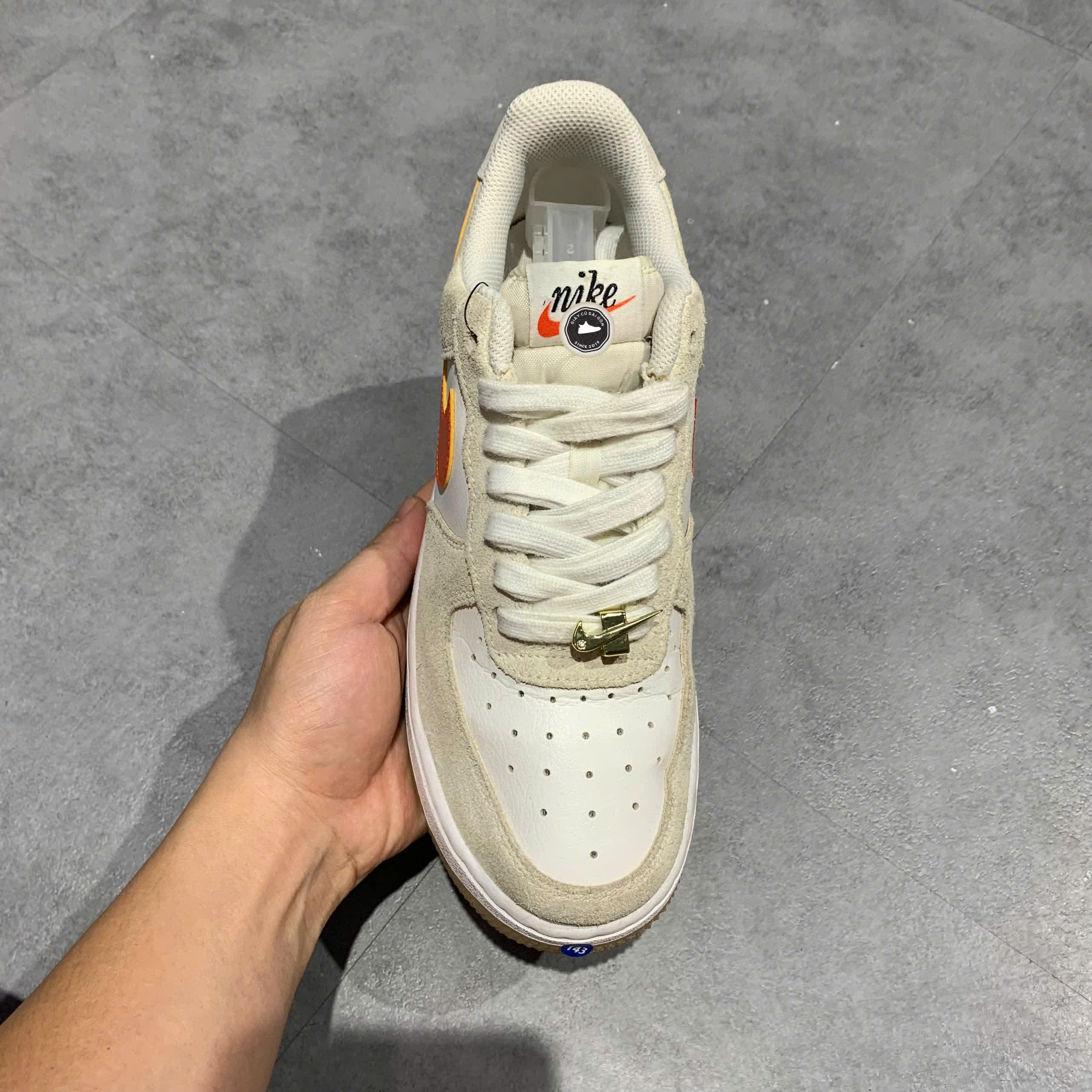 NIKE AIR FORCE 1 LOW FIRST USE CREAM (W) DA8302 101 SIZE 39 GIÀY 2HAND CHÍNH HÃNG PVN21776