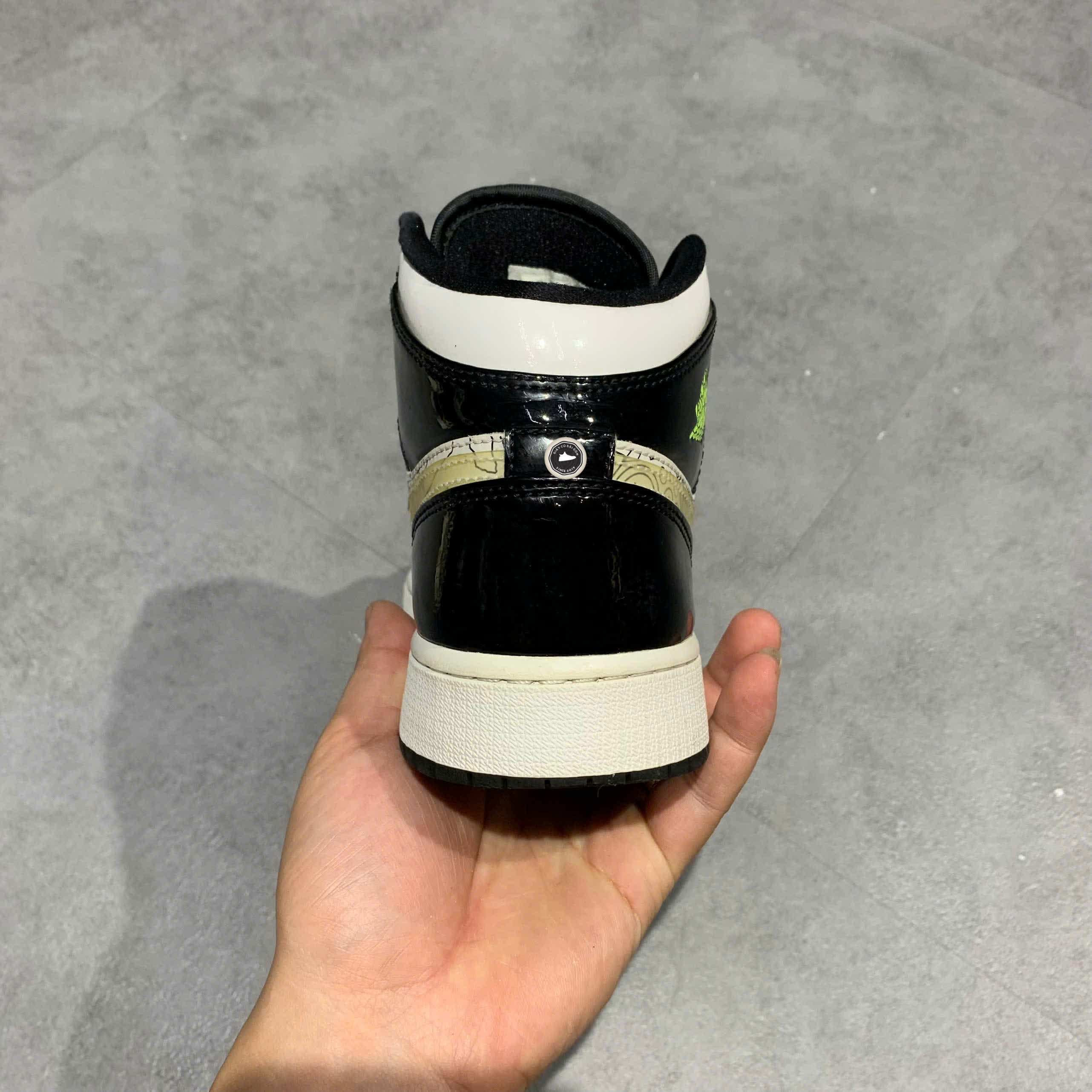 AIR JORDAN 1 MID SE 'DIY' (GS) DC4099 100 SIZE 39 GIÀY 2HAND CHÍNH HÃNG PVN21869