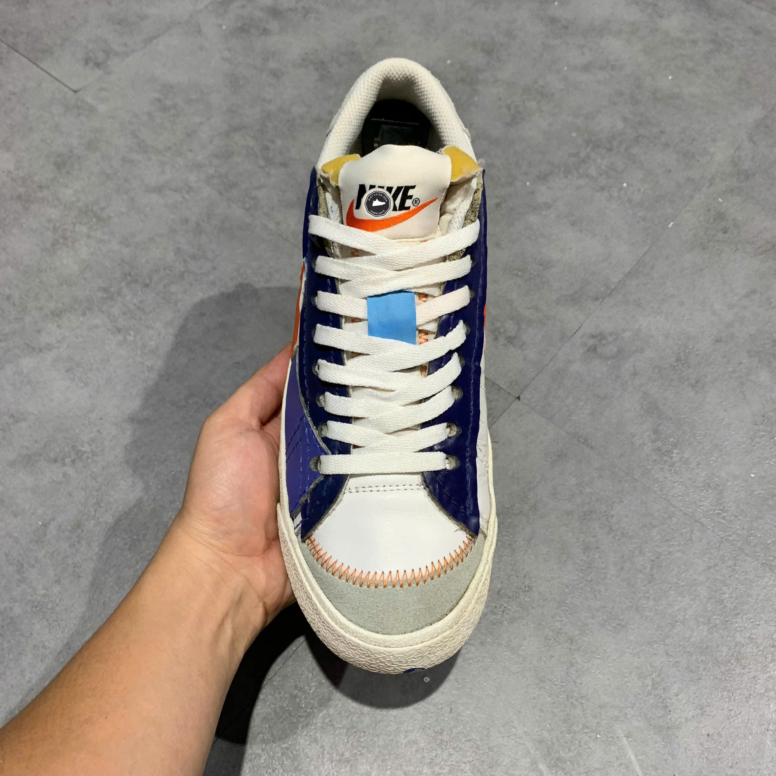 NIKE BLAZER LOW '77 JUMBO WHITE DARK SAPPHIRE BLUE SAFETY ORANGE DV9122 181 SIZE 41 GIÀY 2HAND CHÍNH HÃNG PVN21567