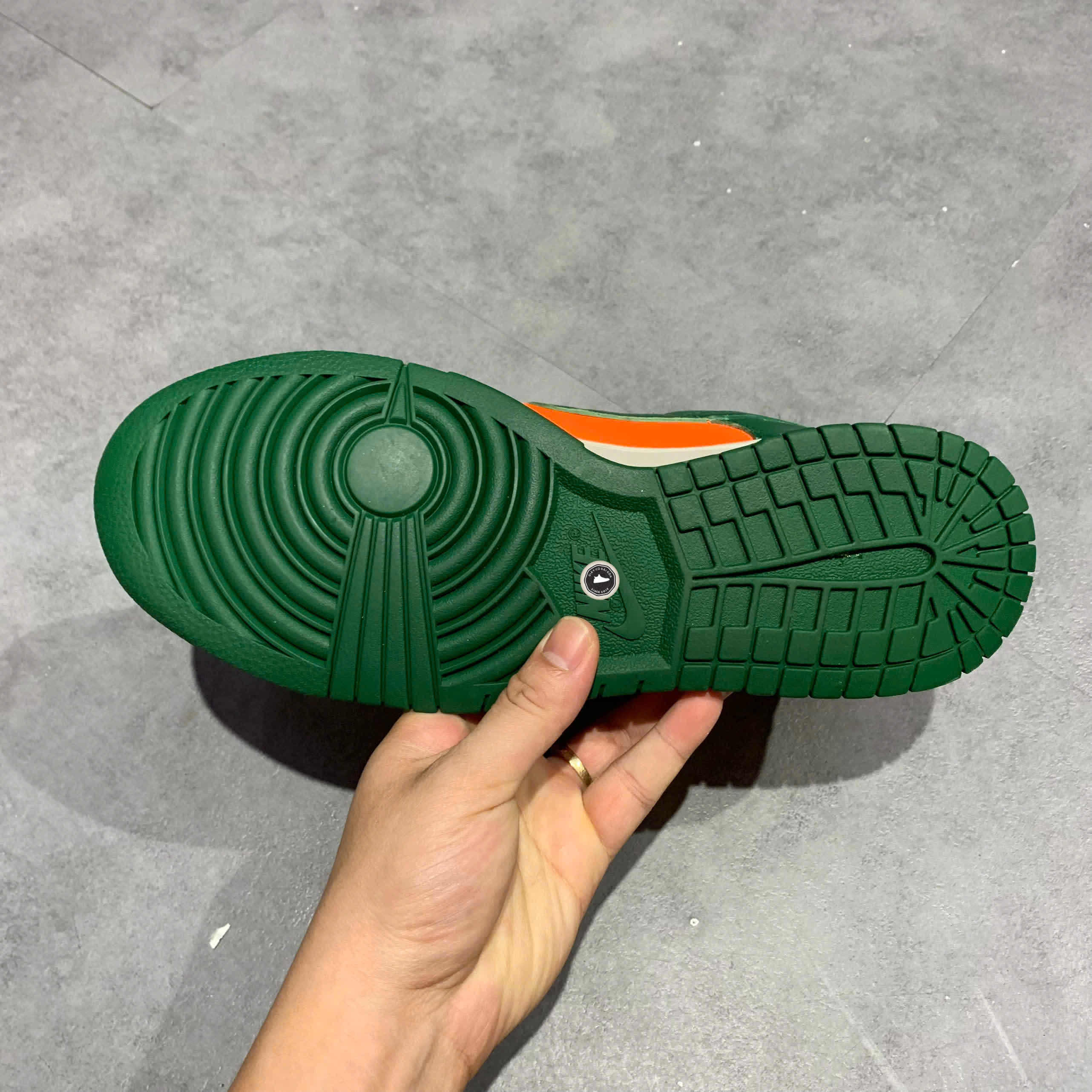 Nike Dunk Low Retro "Miami Hurricanes" DD1391 300 SIZE 42.5 GIÀY 2HAND CHÍNH HÃNG PVN21880