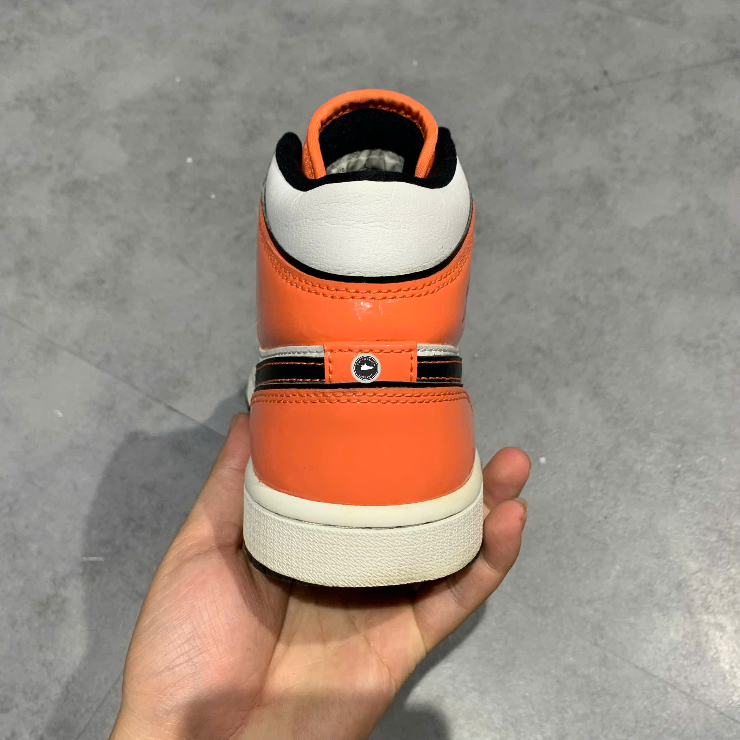 Air Jordan 1 Mid SE Turf Orange DD6834 802 SIZE 40 GIÀY 2HAND CHÍNH HÃNG PVN21774