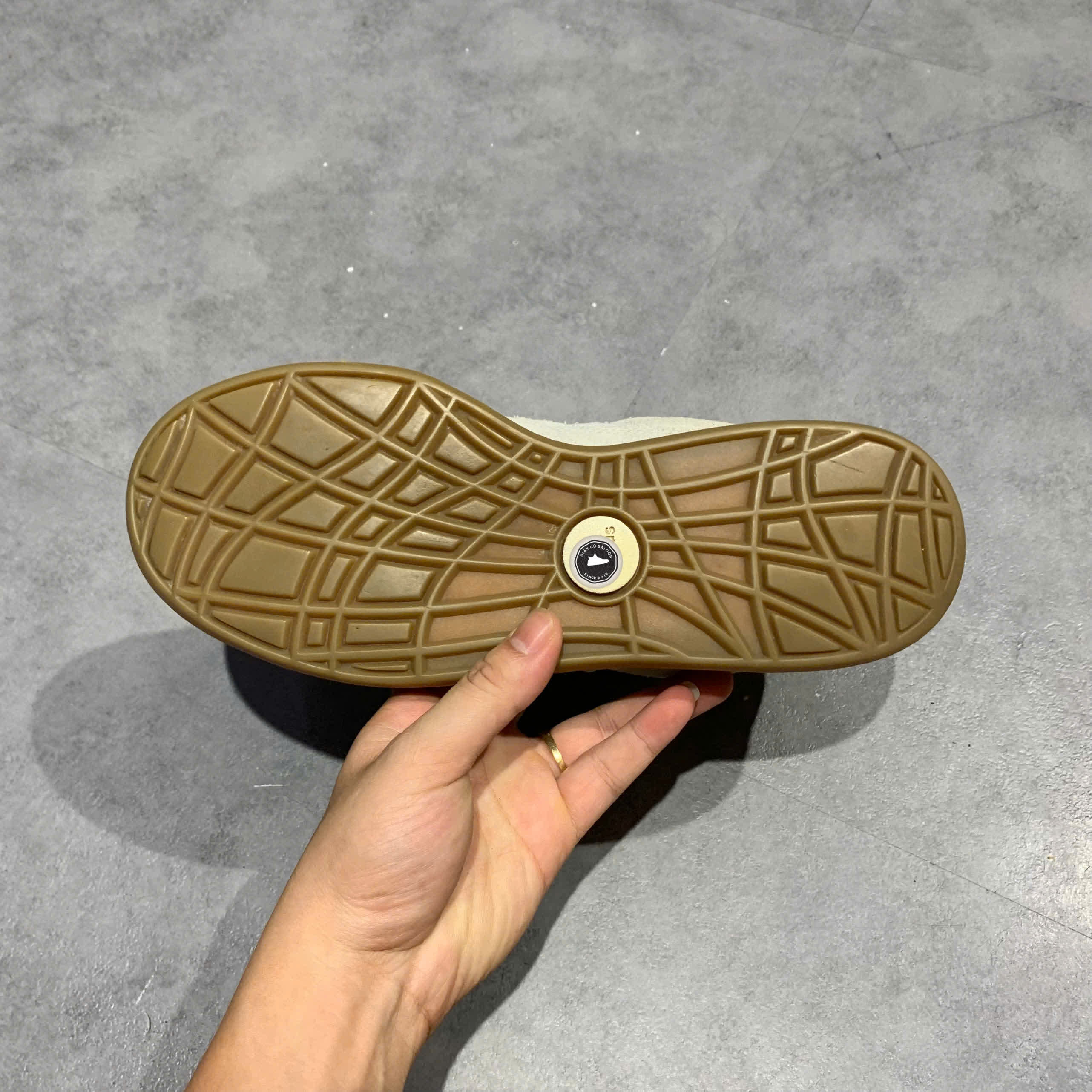 Adidas Originals Adimatic ‘Grey Cream’ ID0847 SIZE 40 2/3 GIÀY 2HAND CHÍNH HÃNG PVN21549