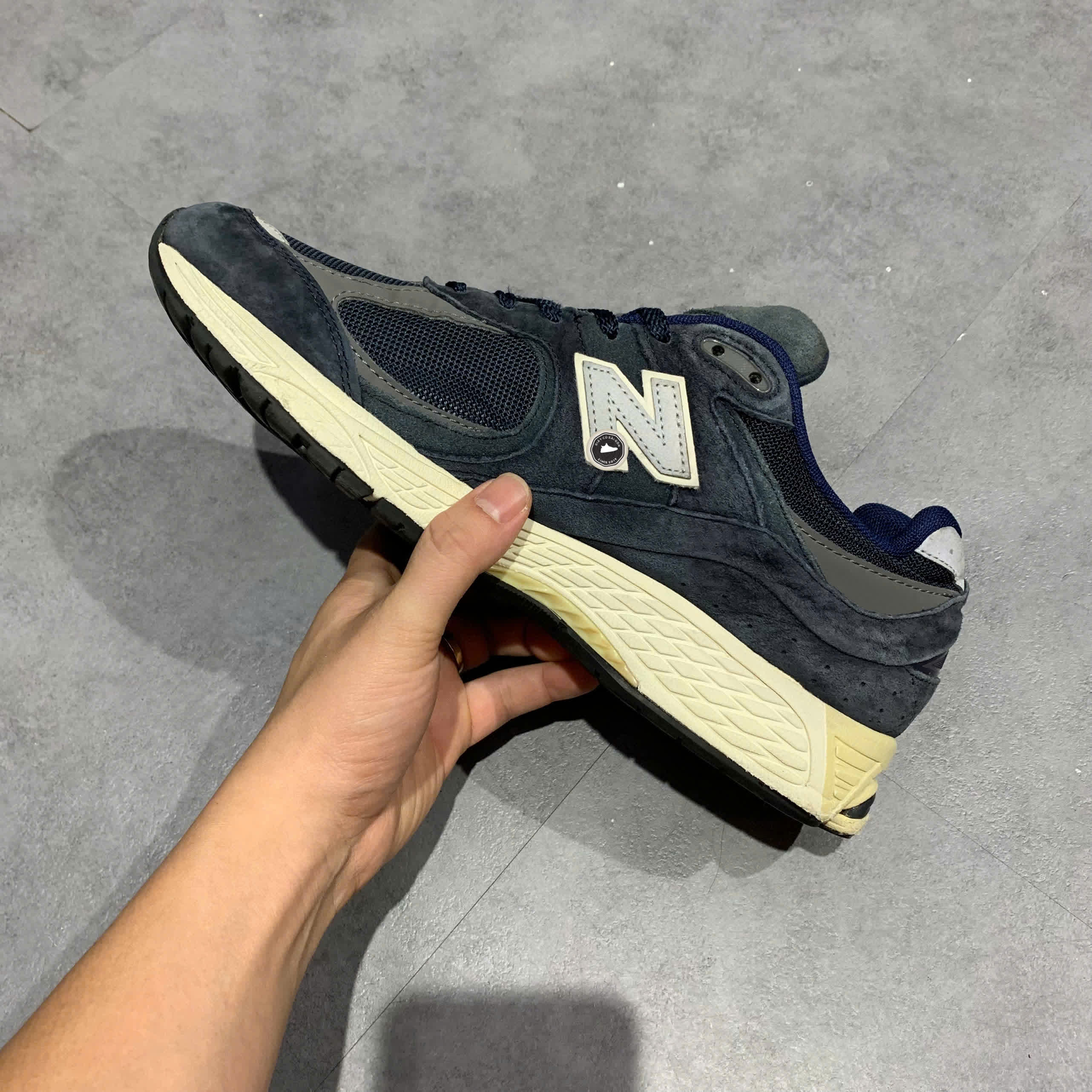 New Balance 2002R Eclipse Castlerock M2002RCA SIZE 44 GIÀY 2HAND CHÍNH HÃNG PVN21935