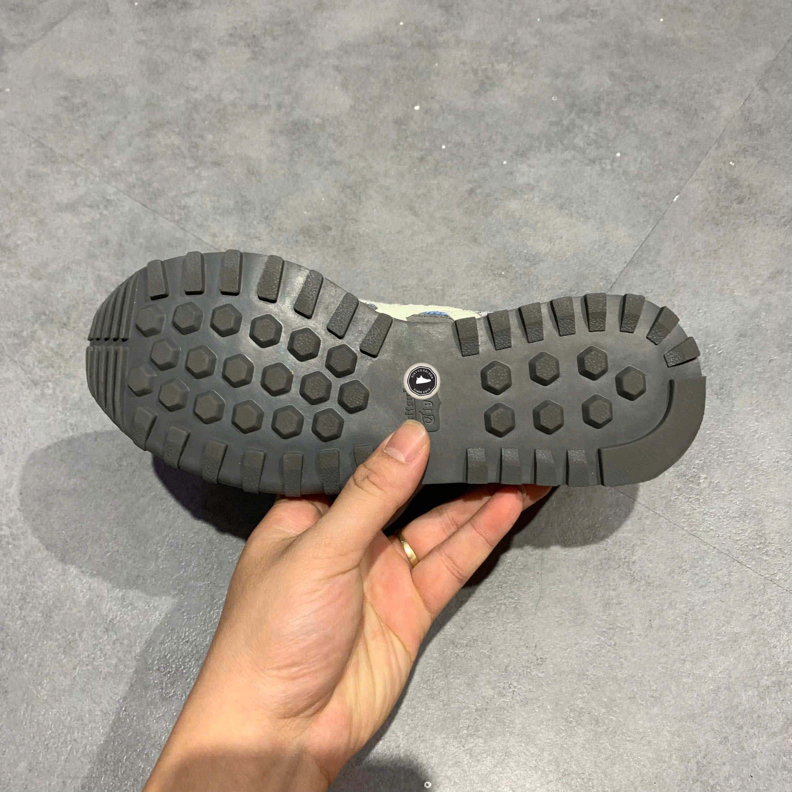 ONITSUKA TIGER F580616 D605L F580616 SIZE 36 GIÀY 2HAND CHÍNH HÃNG PVN22076