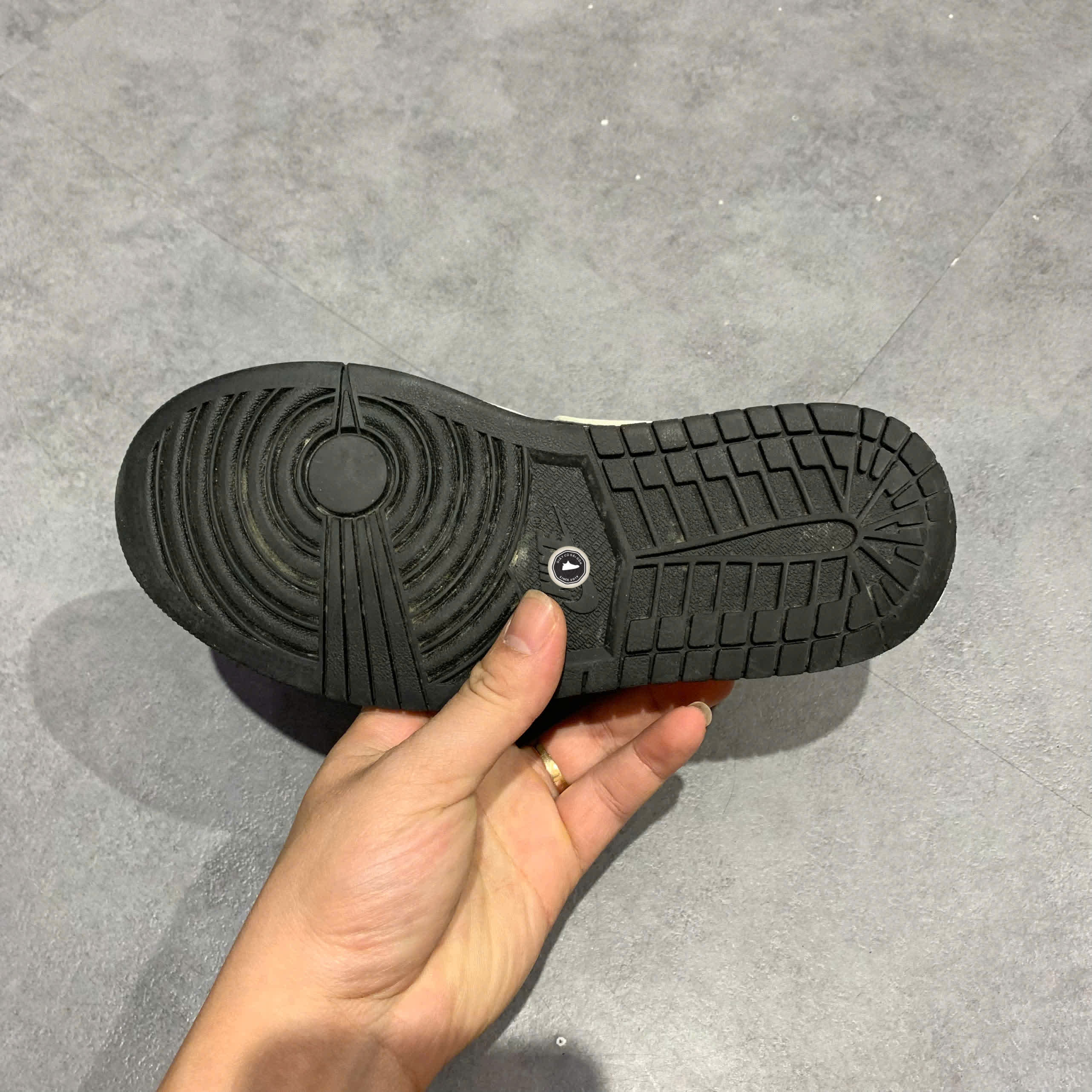 NIKE AIR JORDAN 1 LOW SE HOMAGE WHITE BLACK DR0502 101 SIZE 35.5 GIÀY 2HAND CHÍNH HÃNG PVN22166