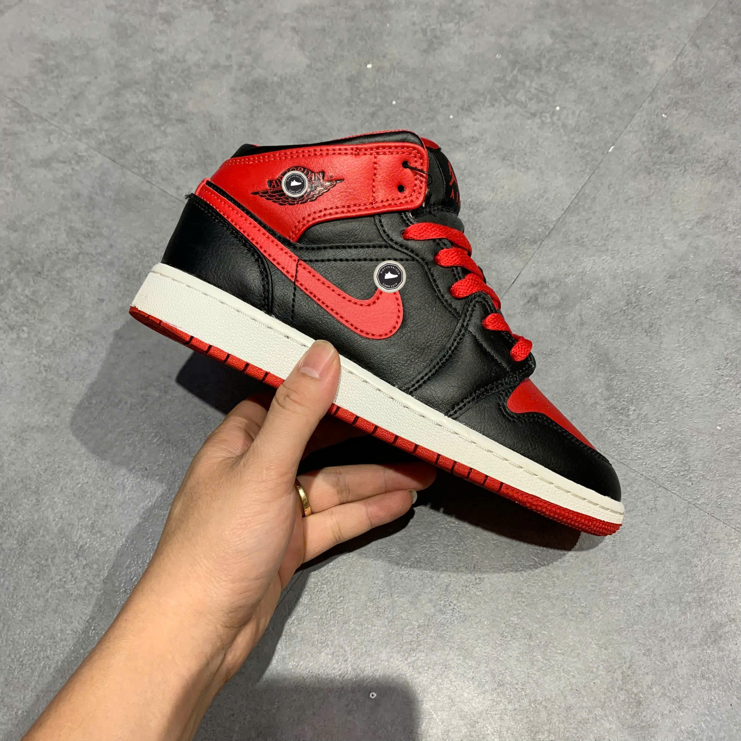 Air Jordan 1 Mid 'Alternate Bred 2022' DQ8423 060 SIZE 36.5 GIÀY 2HAND CHÍNH HÃNG PVN22140
