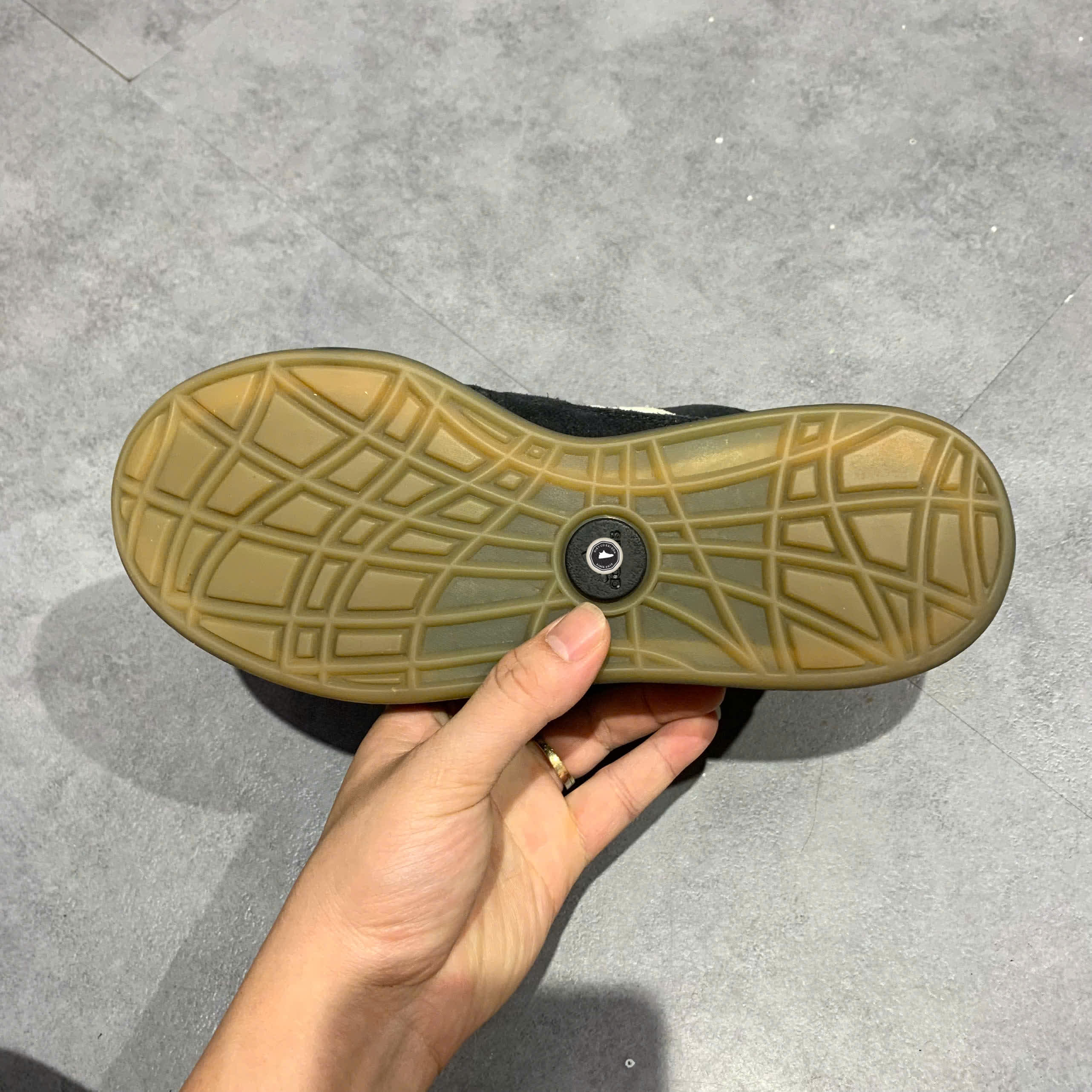 Adidas Adimatic Core Black Crystal White HQ6900 SIZE 37 1/3 GIÀY 2HAND CHÍNH HÃNG PVN22126