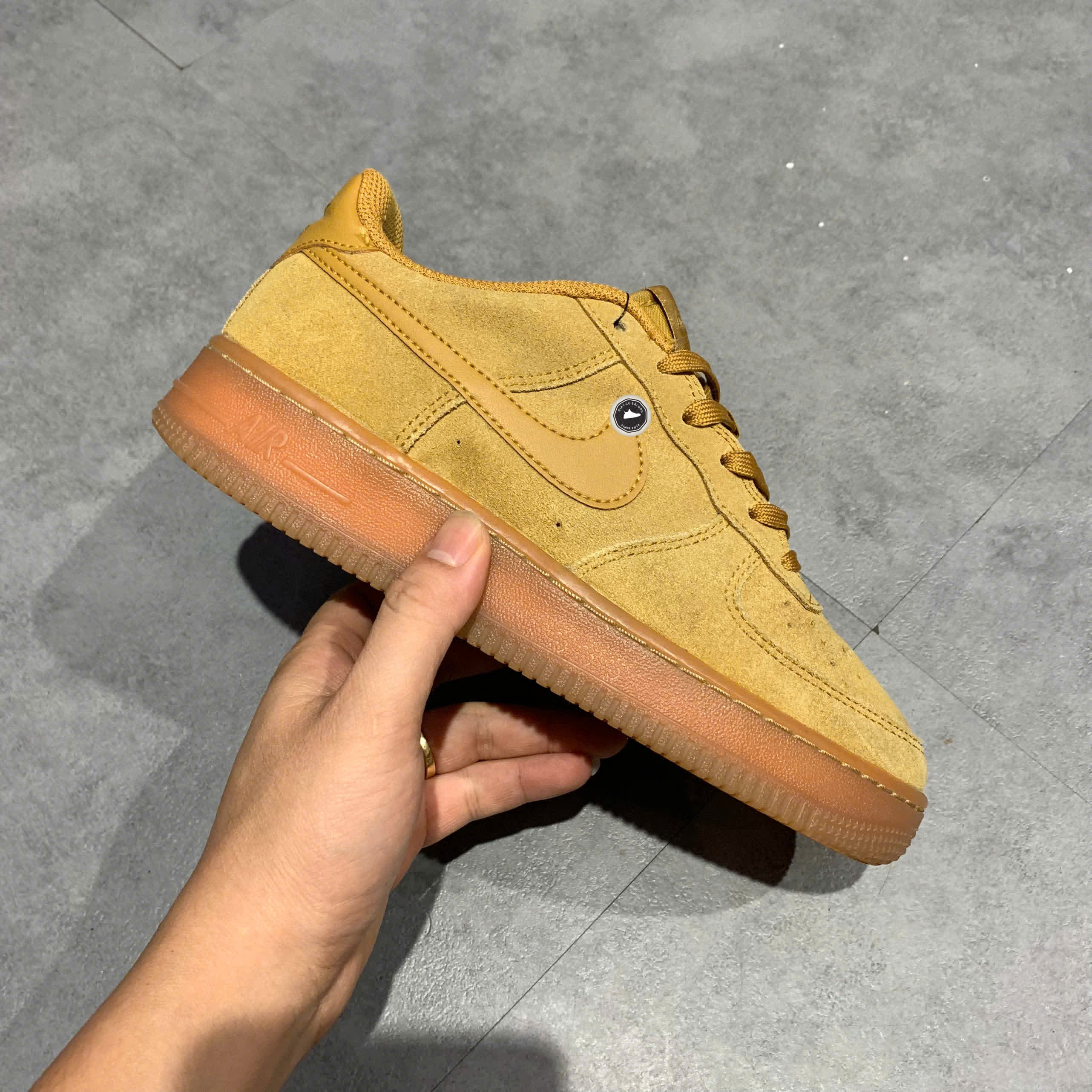 NIKE AIR FORCE 1 LV8 3 GS 'WHEAT' BQ5485 700 SIZE 37.5 GIÀY 2HAND CHÍNH HÃNG PVN22143