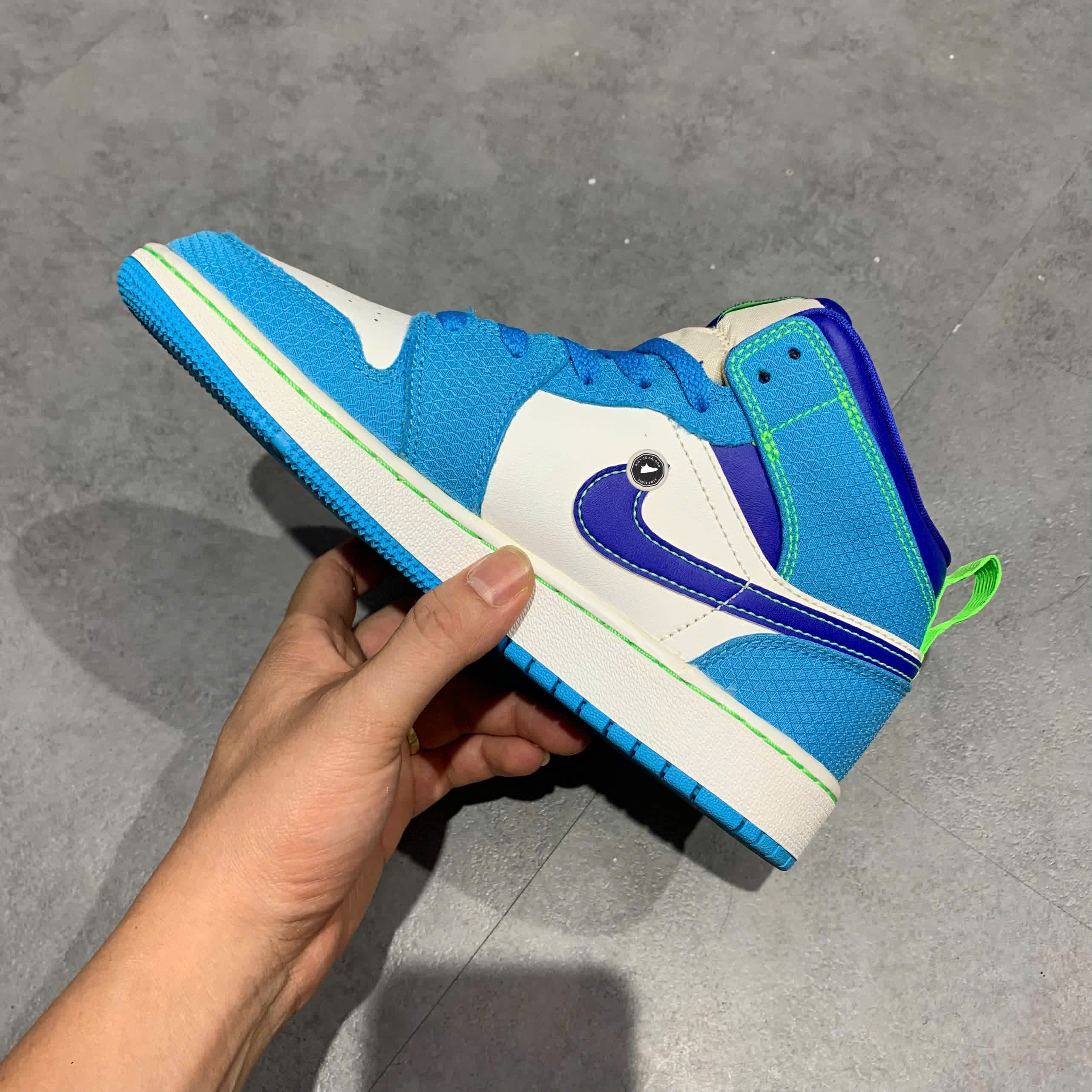 Air Jordan 1 Mid SE GS 'Sprite Blue' DA8010 400 SIZE 37.5 GIÀY 2HAND CHÍNH HÃNG PVN22113