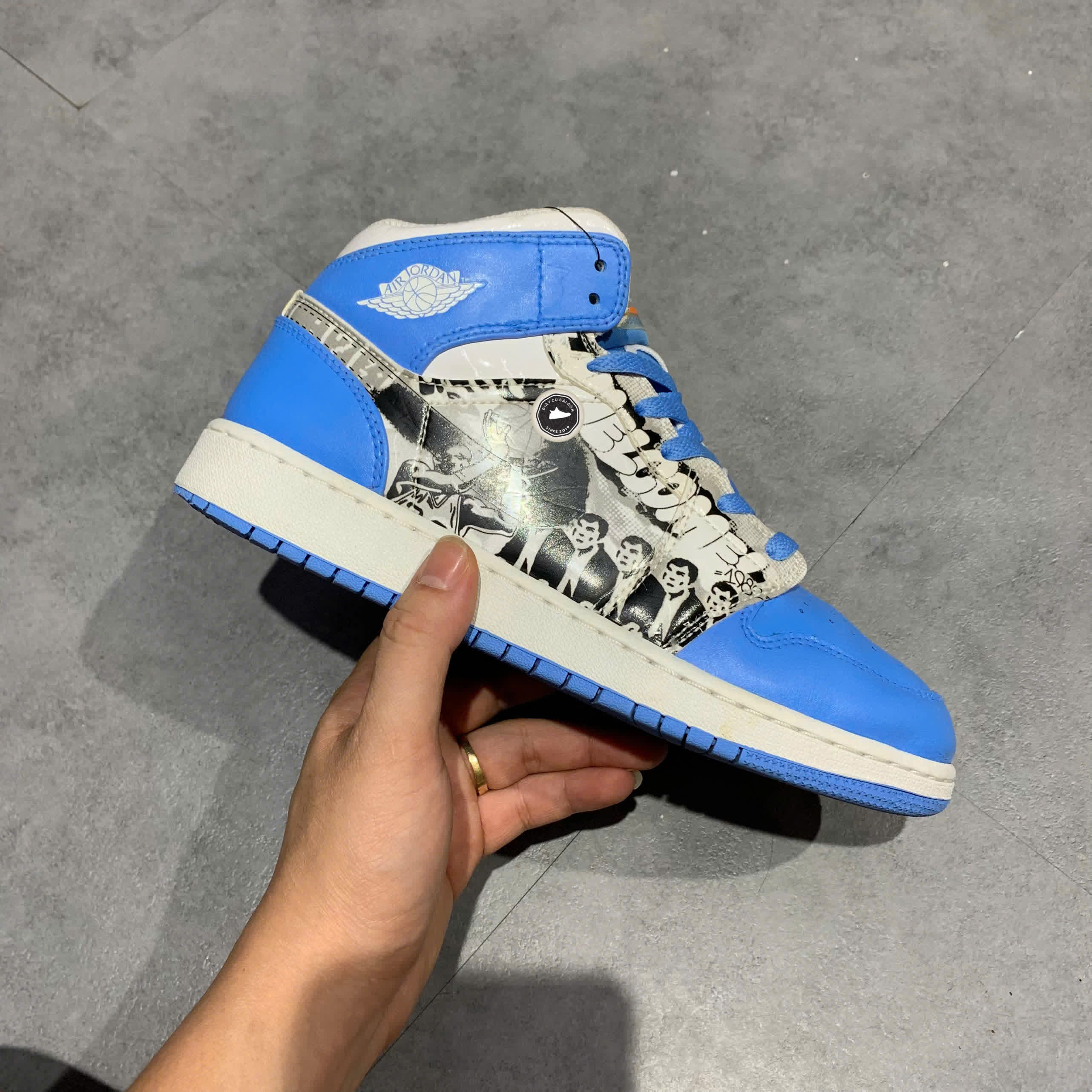 AIR JORDAN 1 MID GS 'GAME WINNER' DR6492 100 SIZE 38.5 GIÀY 2HAND CHÍNH HÃNG PVN22094