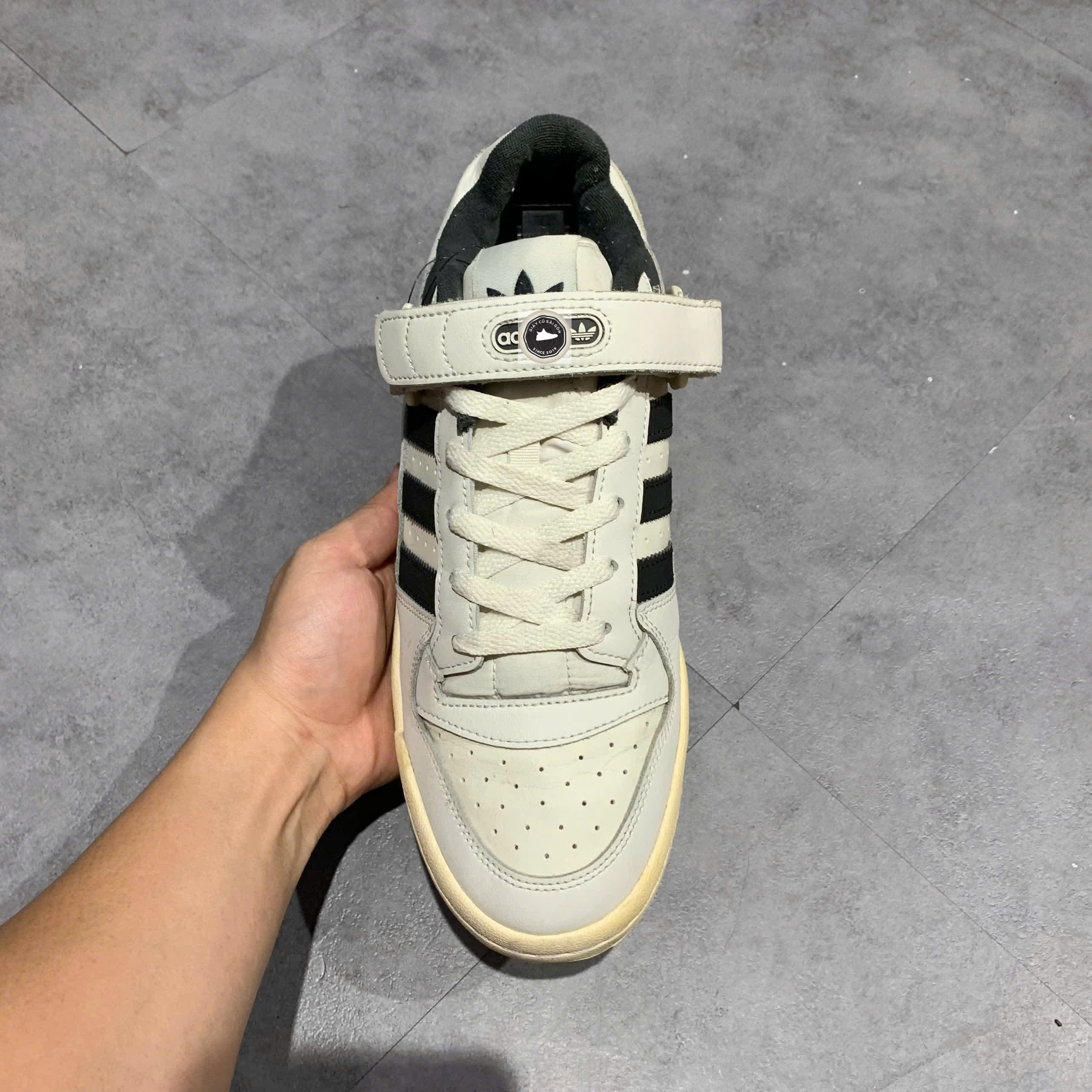 ADIDAS FORUM LOW 'ORBIT GREY BLACK' IE7217 SIZE 44 GIÀY 2HAND CHÍNH HÃNG PVN22184