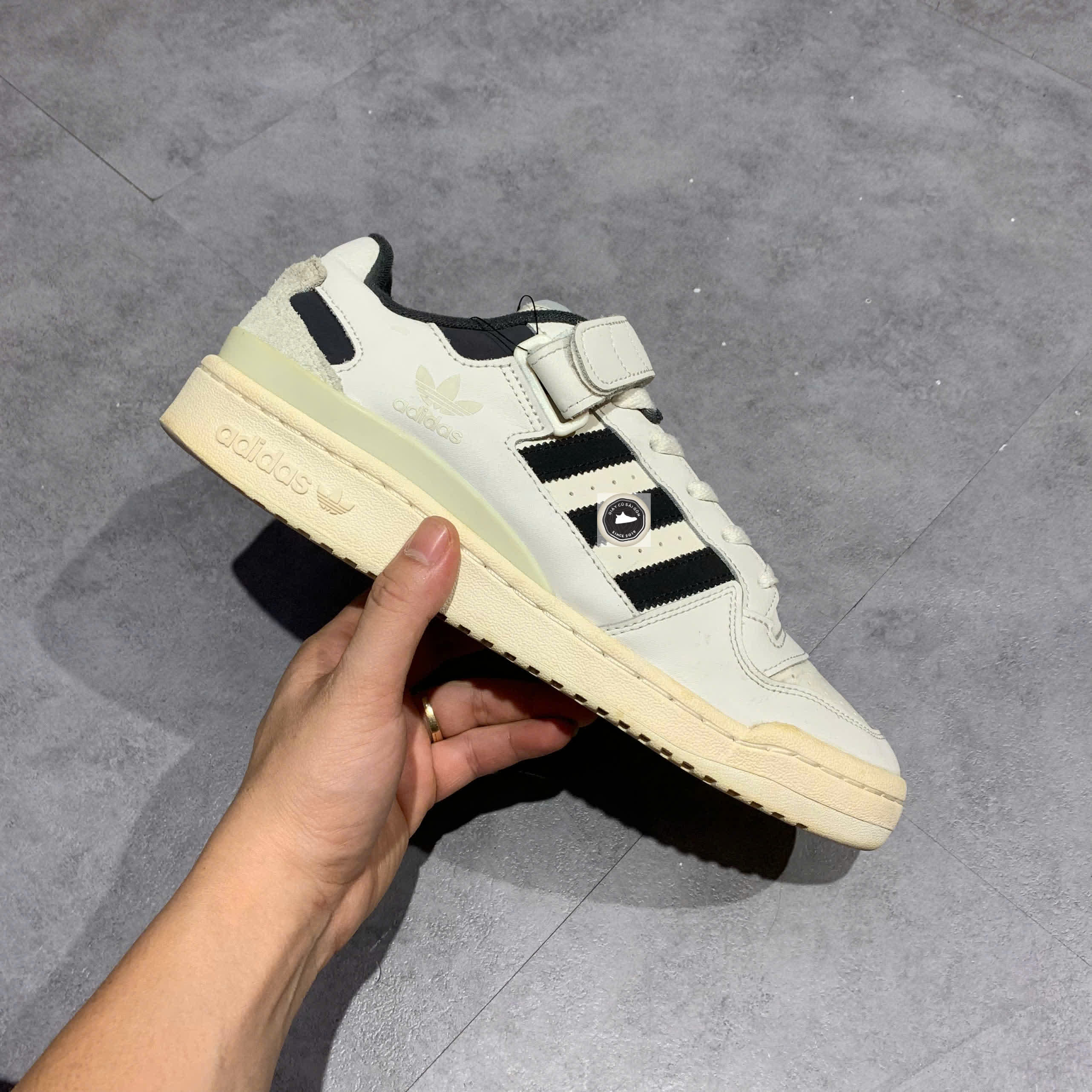 ADIDAS FORUM LOW 'ORBIT GREY BLACK' IE7217 SIZE 44 GIÀY 2HAND CHÍNH HÃNG PVN22184