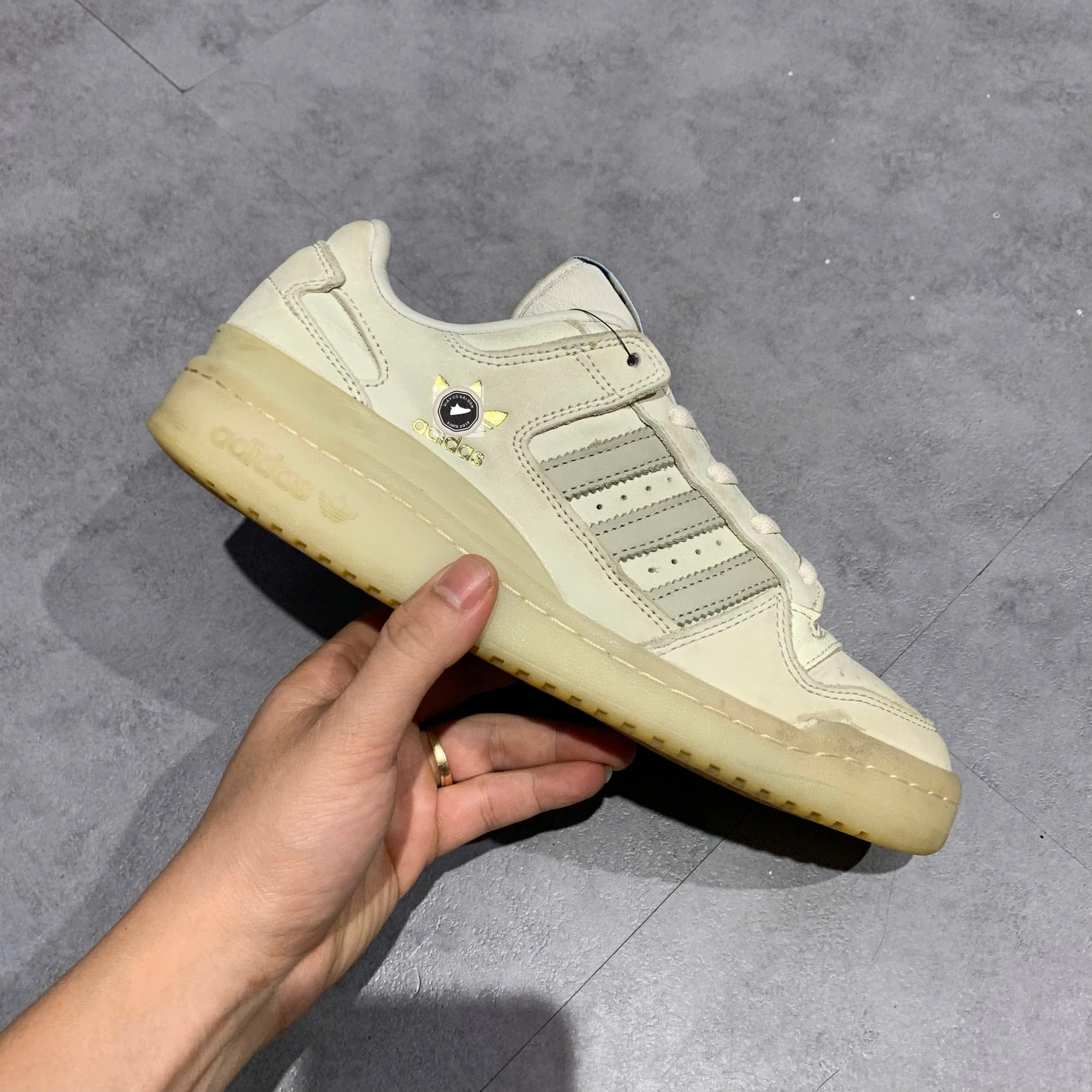 🔥 ADIDAS FORUM LOW – TALC / SESAME / CBROWN – SIZE 41 1/3 – PVN22655 – CHÍNH HÃNG