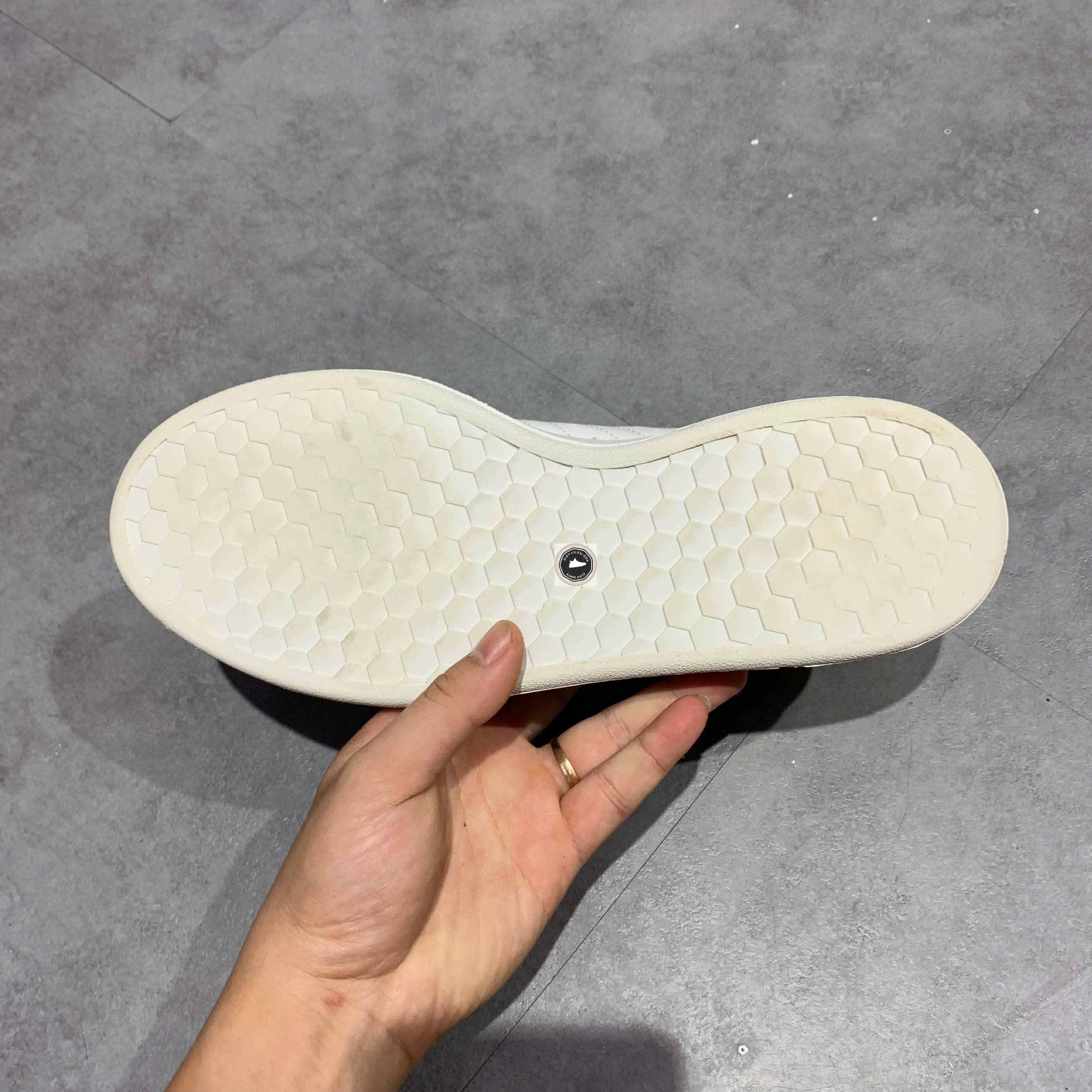 🔥 ADIDAS GRAND COURT BASE – CLOUD WHITE / BLUE / ACTIVE RED – SIZE 41 1/3 – PVN22709 – CHÍNH HÃNG