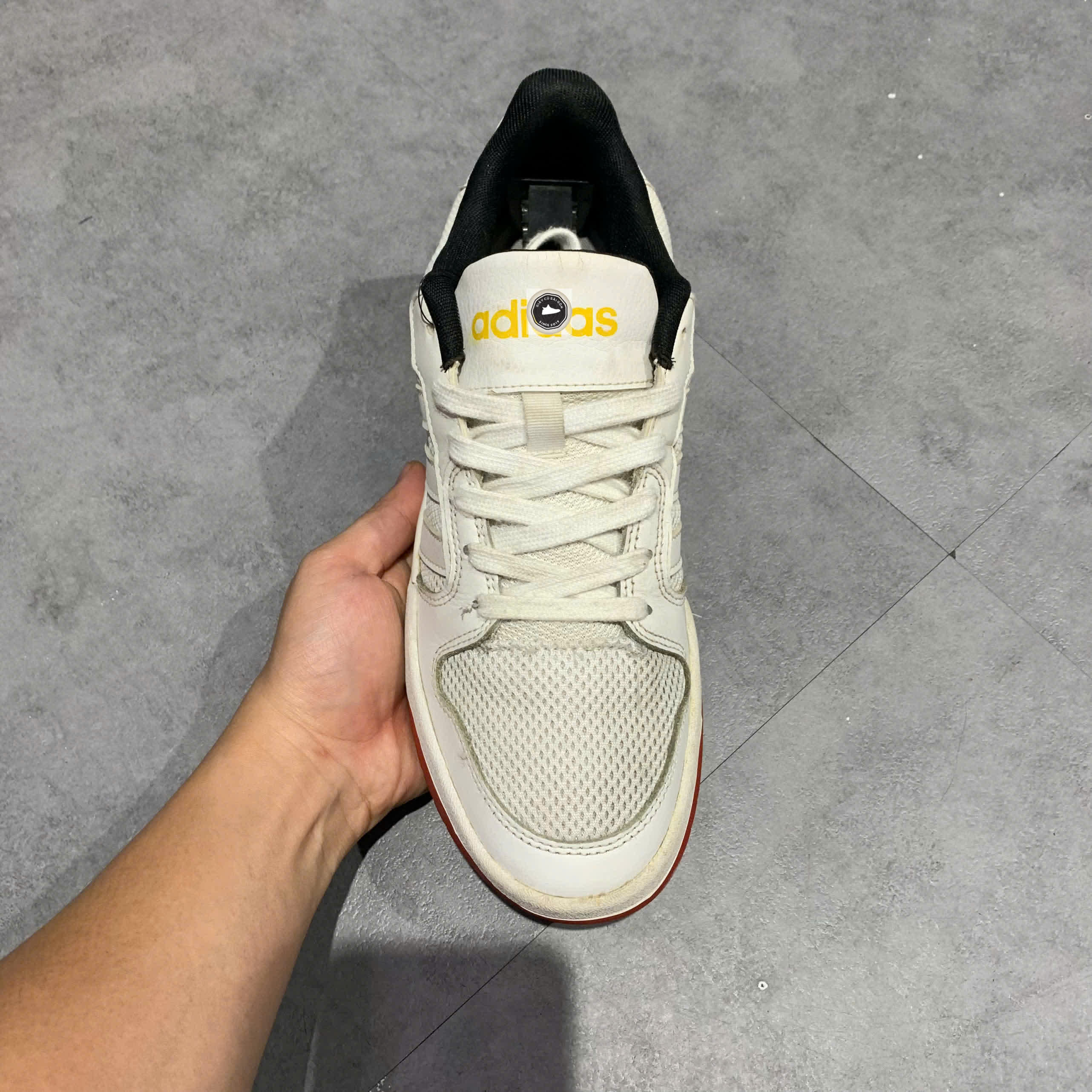 🔥 ADIDAS ENTRAP ‘PING PONG’ – WHITE/WHITE/RED – SIZE 41 1/3 – PVN22668 – CHÍNH HÃNG