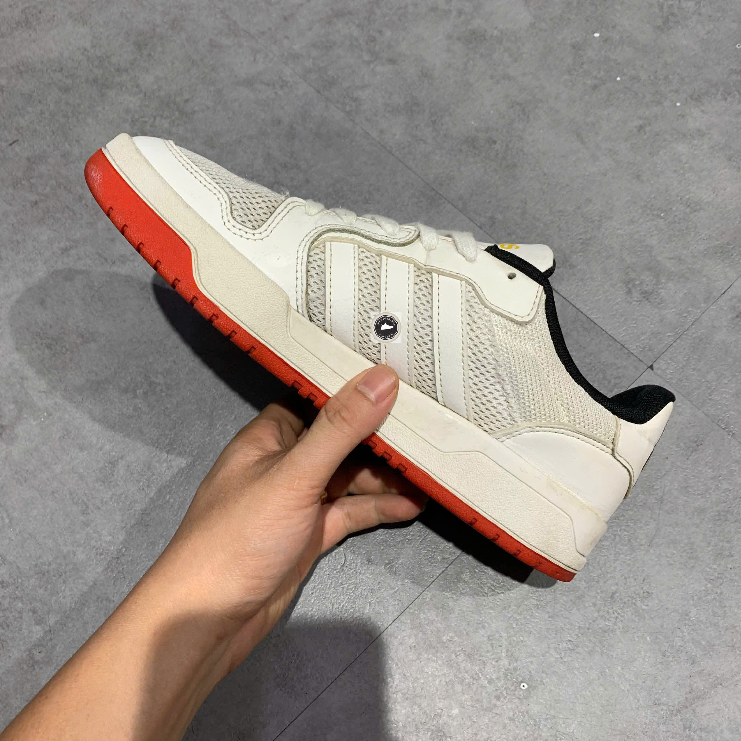 🔥 ADIDAS ENTRAP ‘PING PONG’ – WHITE/WHITE/RED – SIZE 41 1/3 – PVN22668 – CHÍNH HÃNG