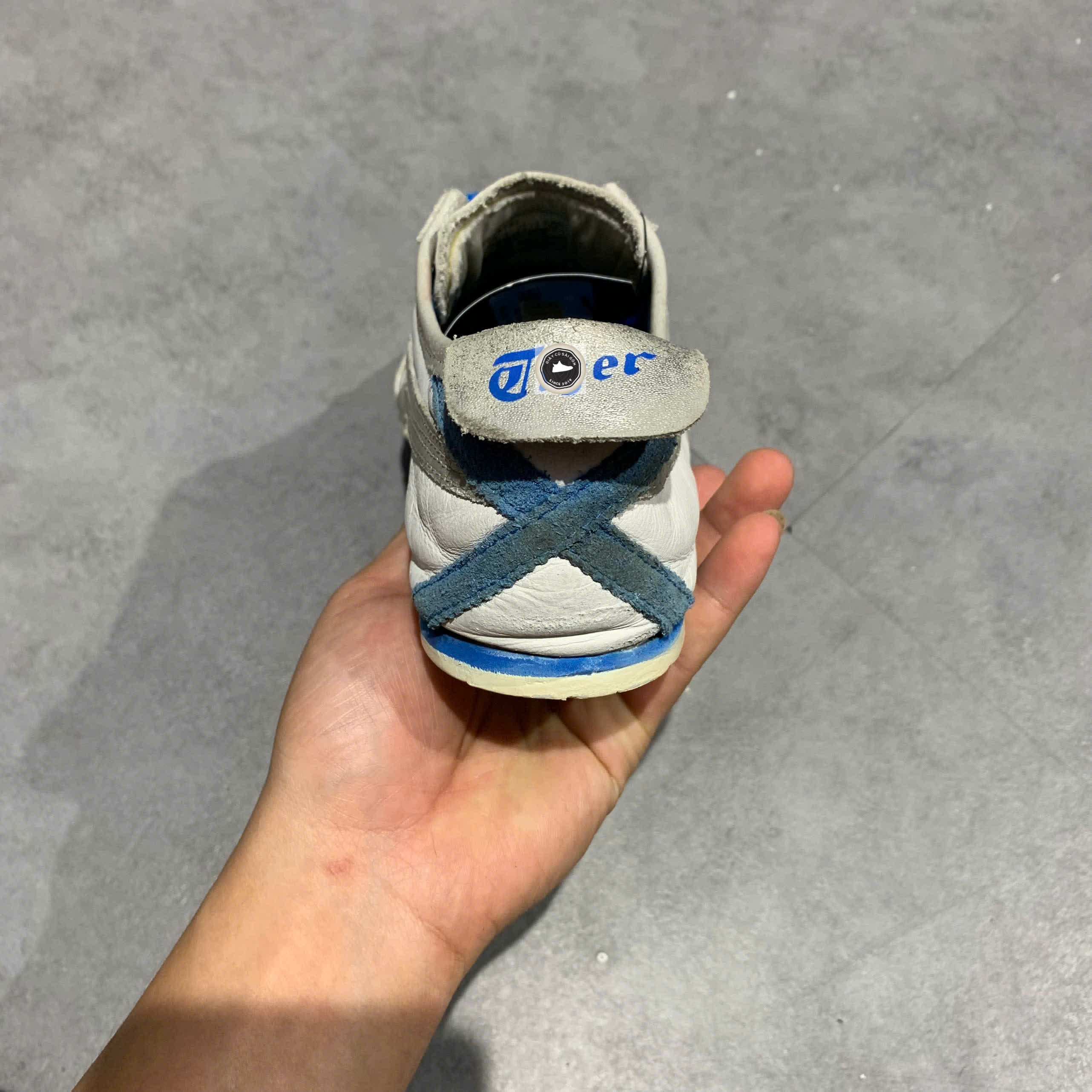 GIÀY THỂ THAO 2HAND 183A788 SIZE 42 GIÀY 2HAND CHÍNH HÃNG PVN22383