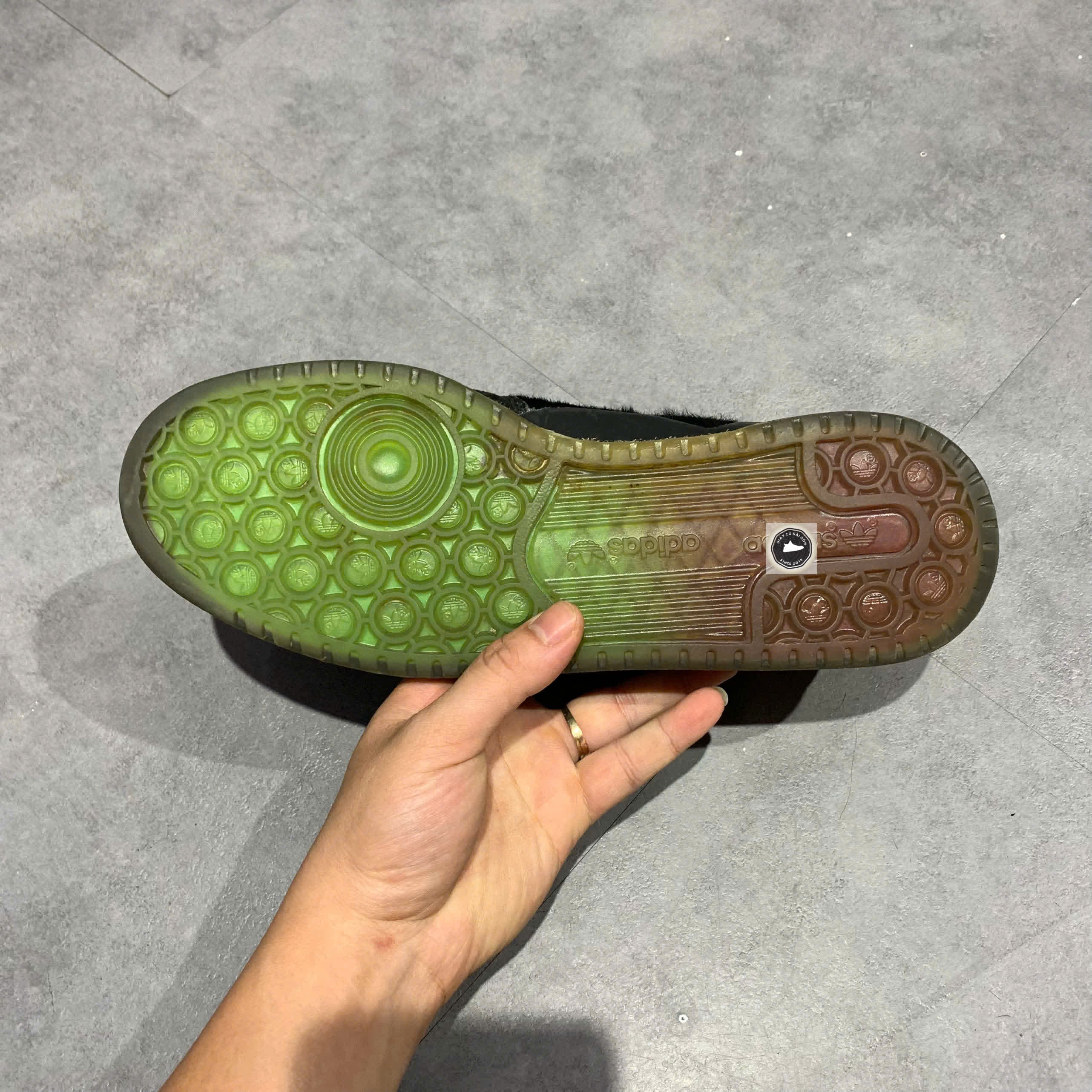 🔥 ADIDAS FORUM LOW ‘DARK WITCH’ – SIZE 42 – PVN22610 – CHÍNH HÃNG