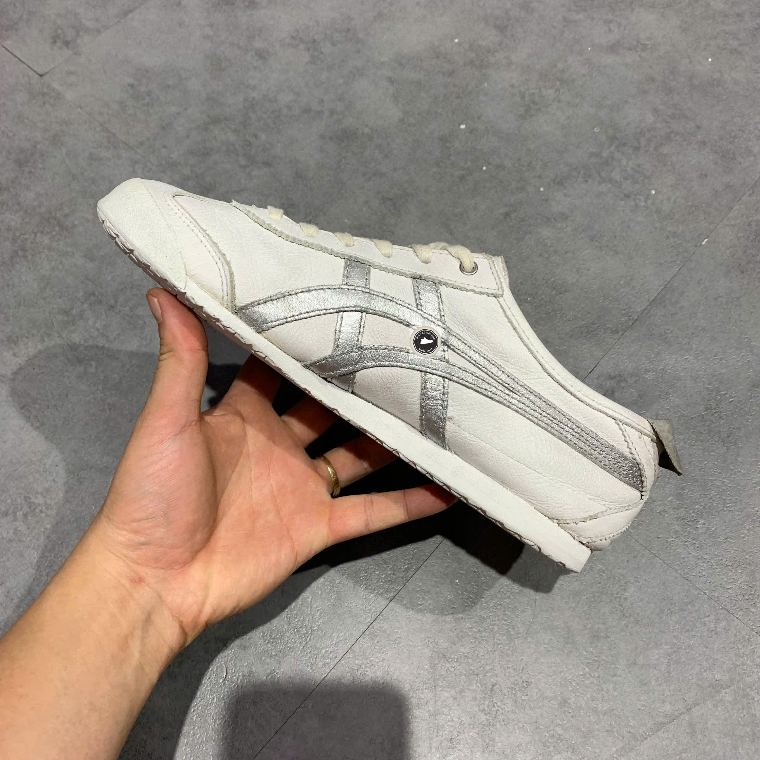 🔥 ONITSUKA TIGER MEXICO 66 – WHITE/BLACK – SIZE 39.5 – PVN22252 – CHÍNH HÃNG